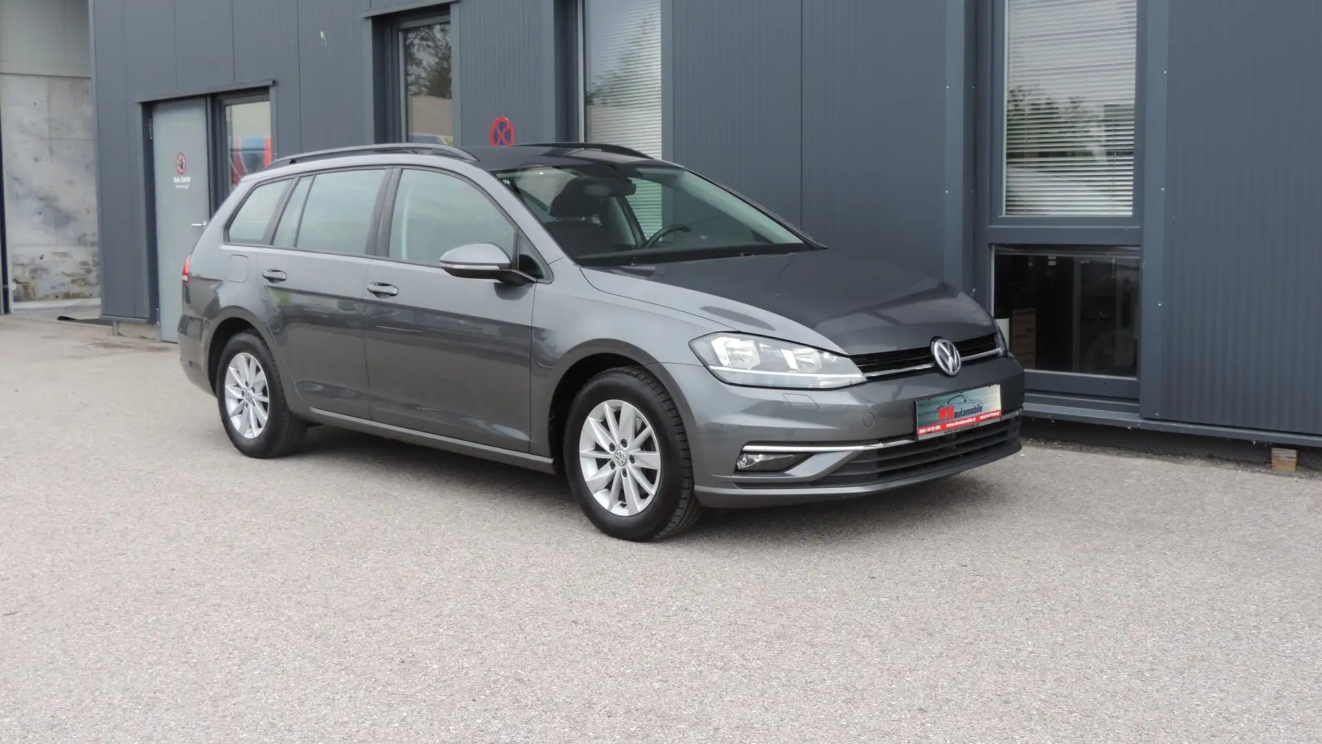 Volkswagen Golf Variant Rabbit 1,6 TDI SCR / ACC / MFL / SH / EPH / Gris - 2