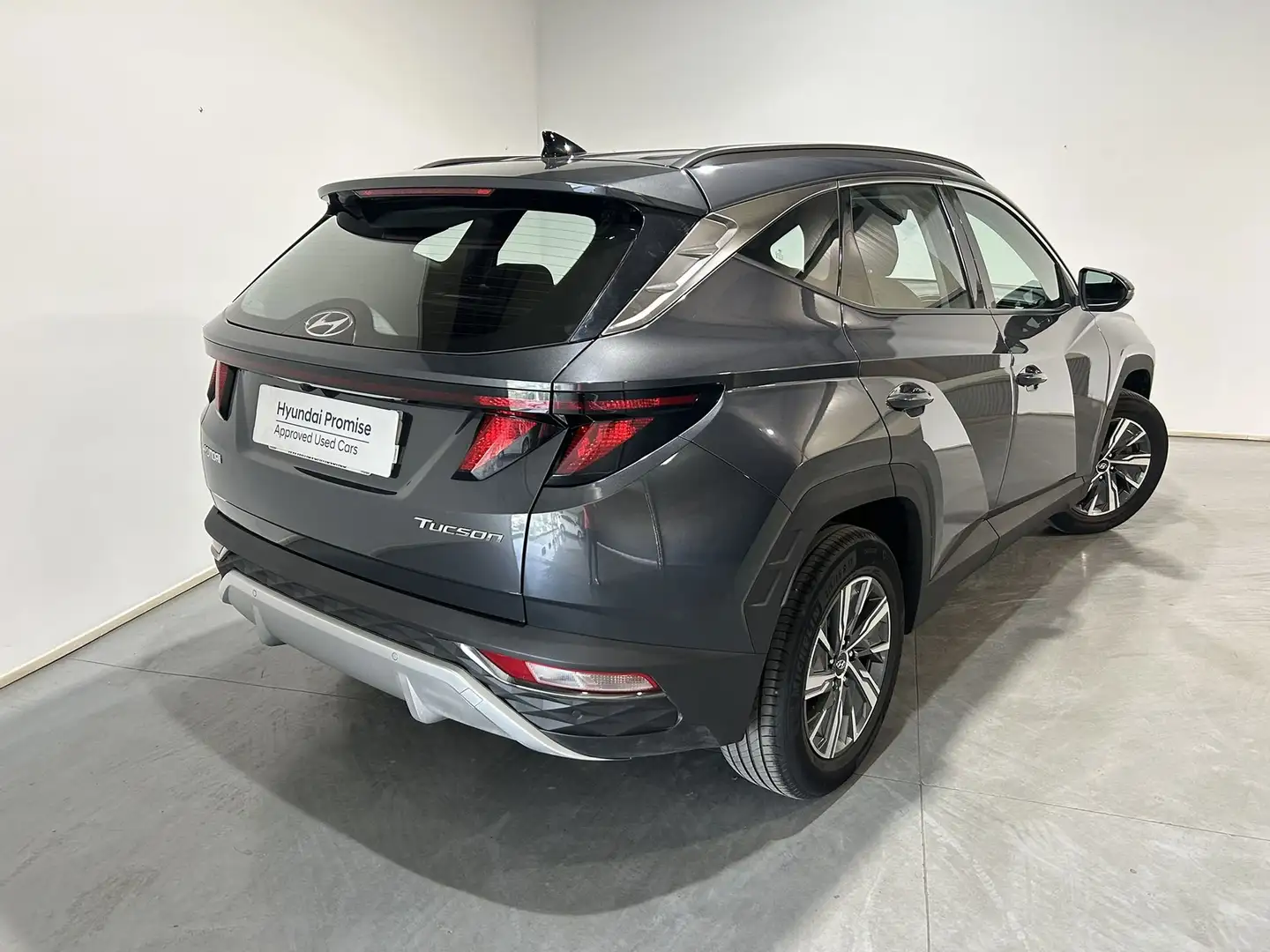 Hyundai TUCSON 1.6 TGDI Klass 4x2 Gris - 2