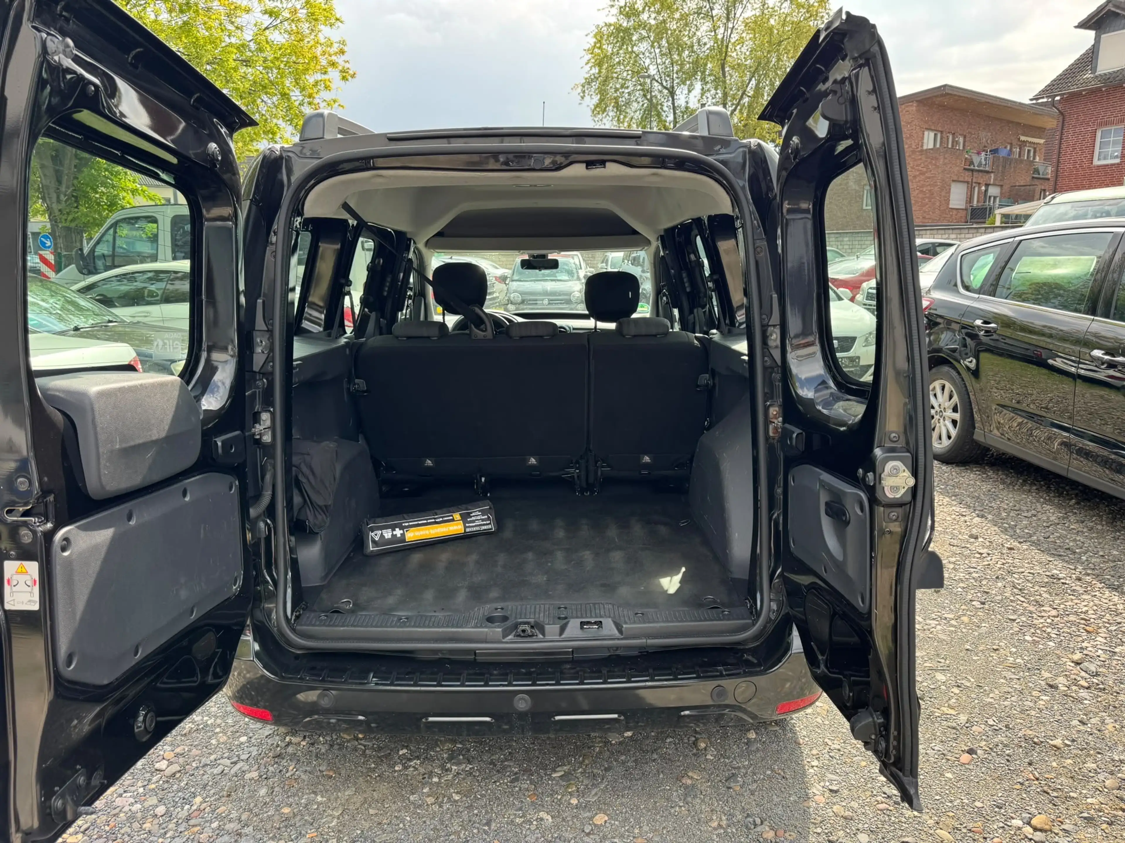 Dacia Dokker Laureate Navi Tempomat Tüv Neu Service Neu PDC — photo 8