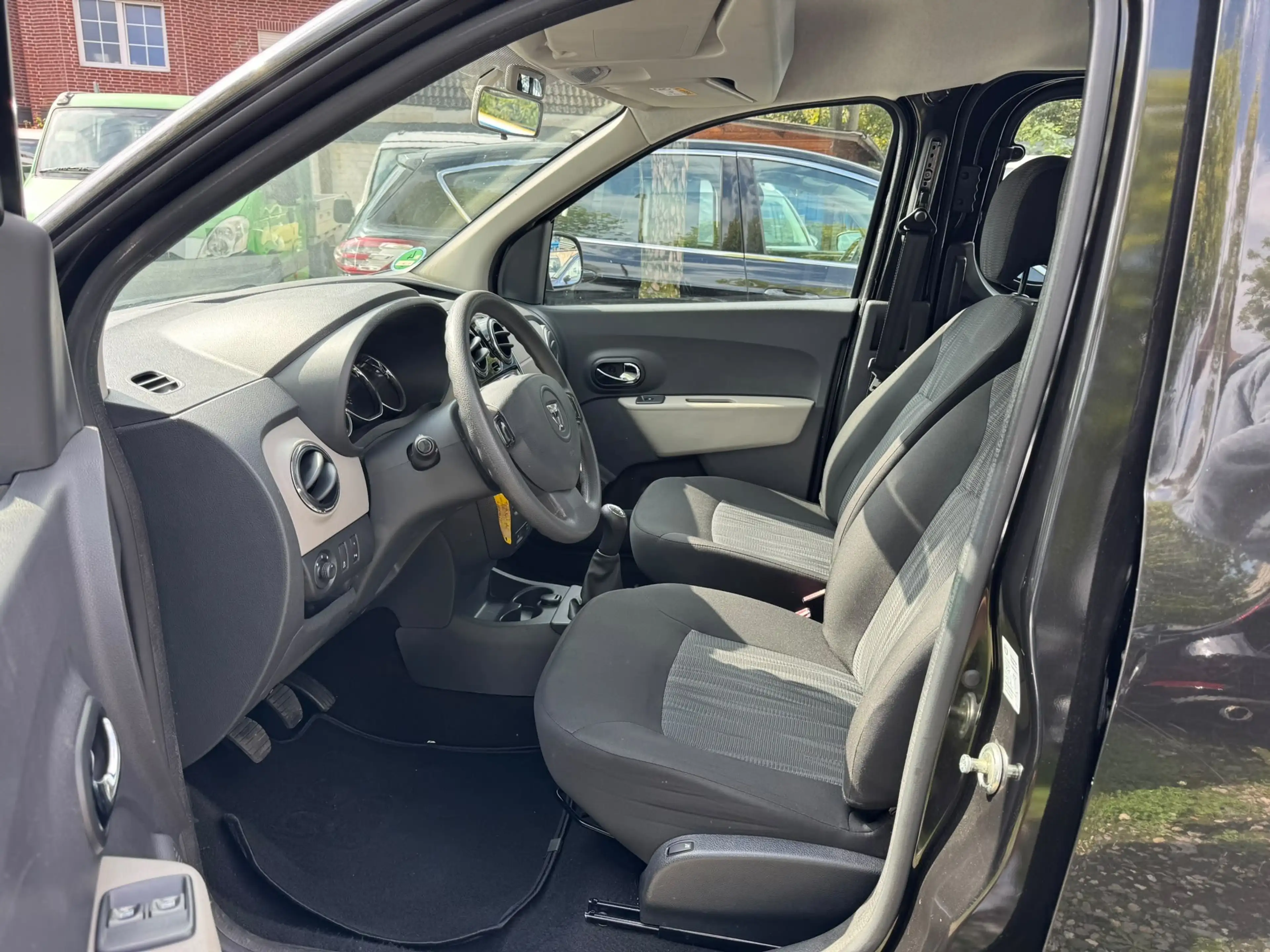 Dacia Dokker Laureate Navi Tempomat Tüv Neu Service Neu PDC — photo 10