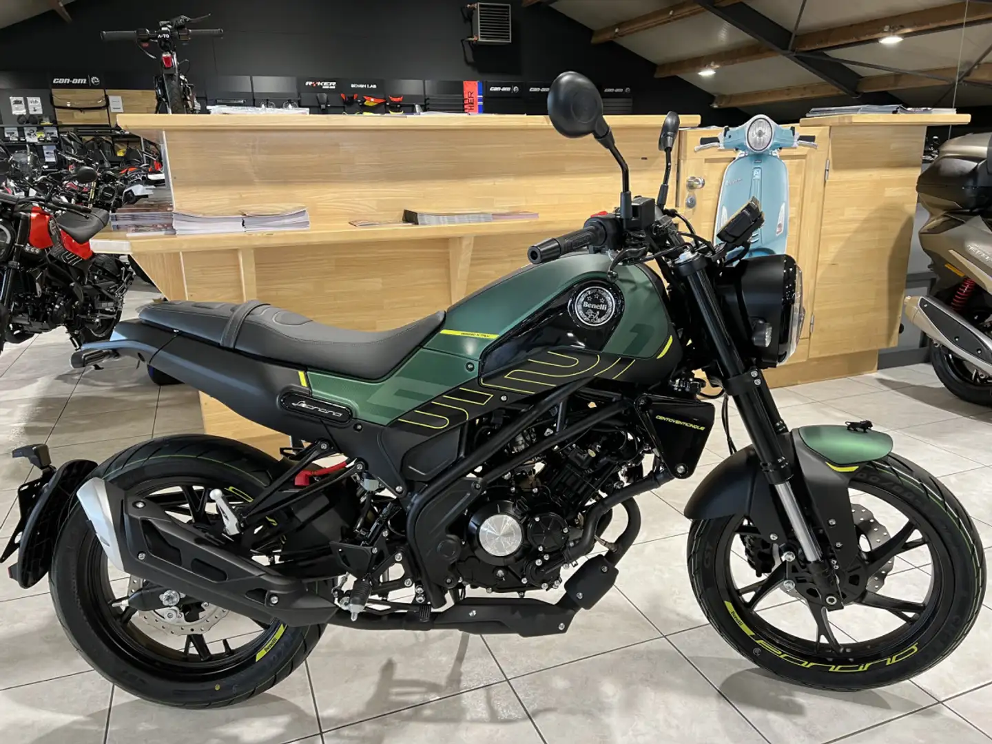 Benelli Leoncino 125 Groen - 1