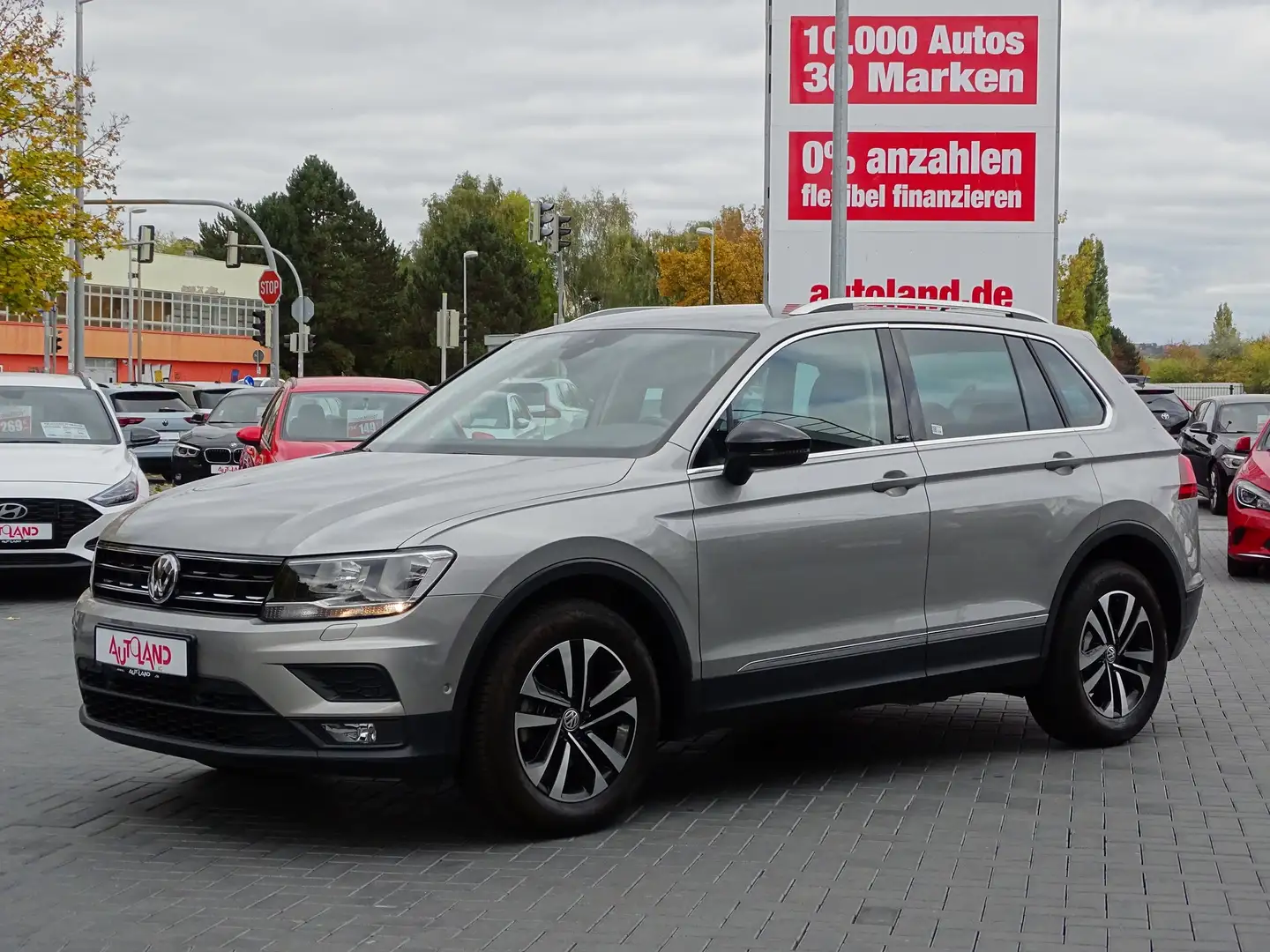 Volkswagen Tiguan 1.5 TSI IQ.DRIVE Navi Sitzheizung ACC USB Silber - 2