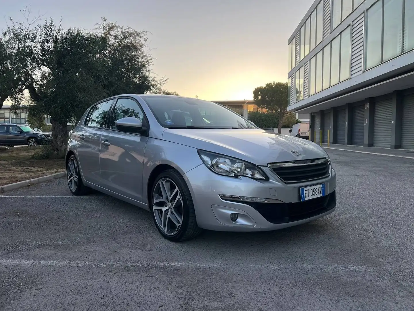 Peugeot 308 308 II 2013 5p 1.6 e-hdi 8v Active s Grigio - 2