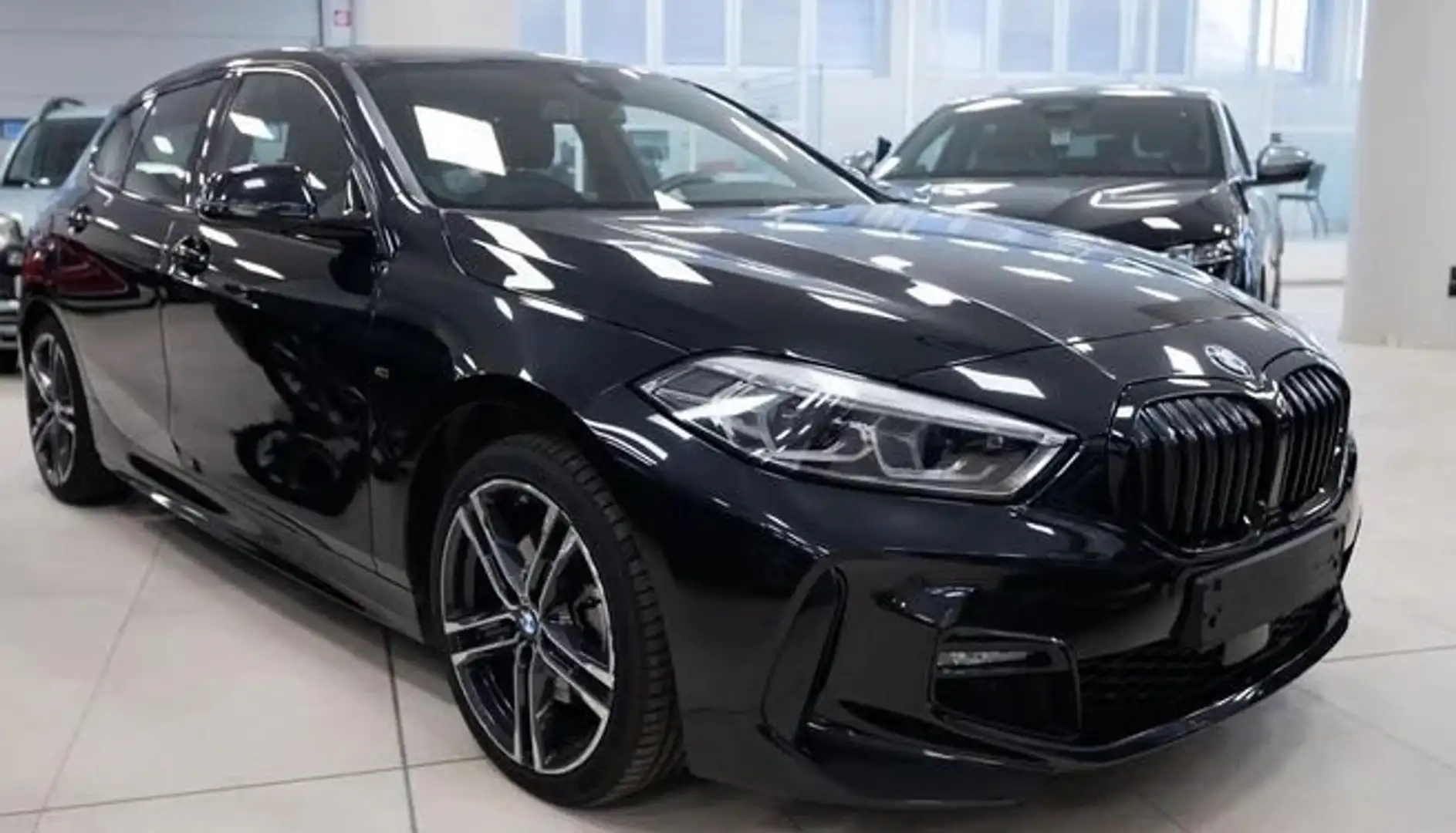 BMW 118 118i Msport 5p auto Schwarz - 1