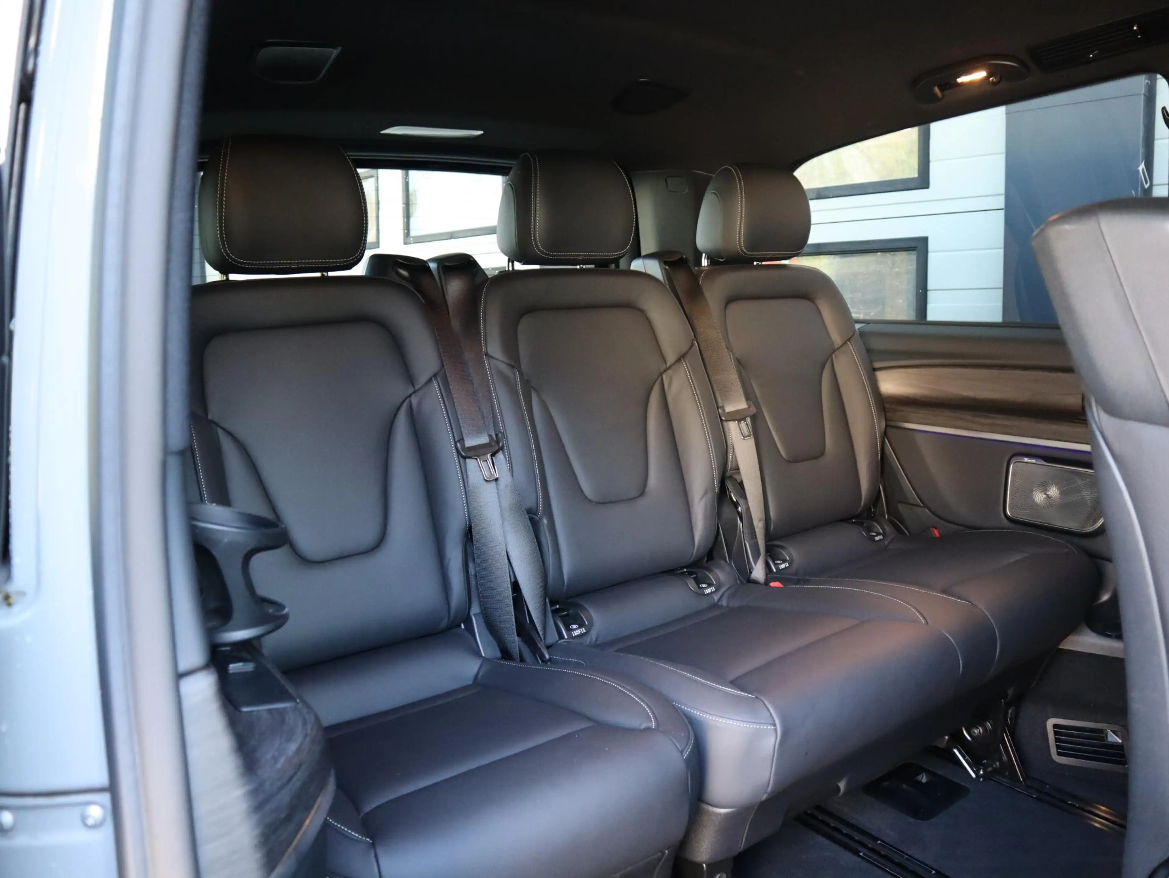 Mercedes-Benz EQV 300 L2 Avantgarde 90 kWh — photo 12