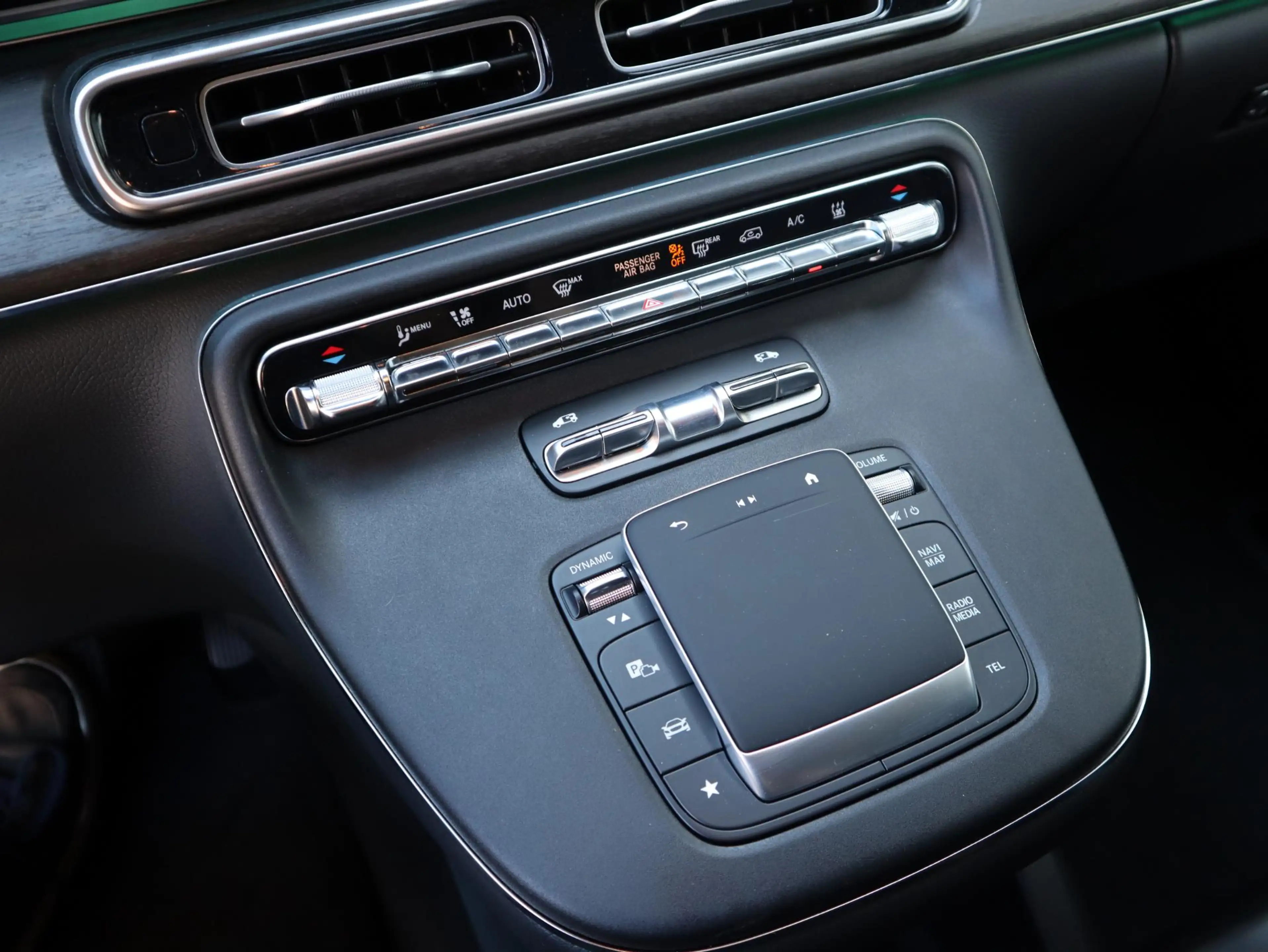 Mercedes-Benz EQV 300 L2 Avantgarde 90 kWh — photo 15