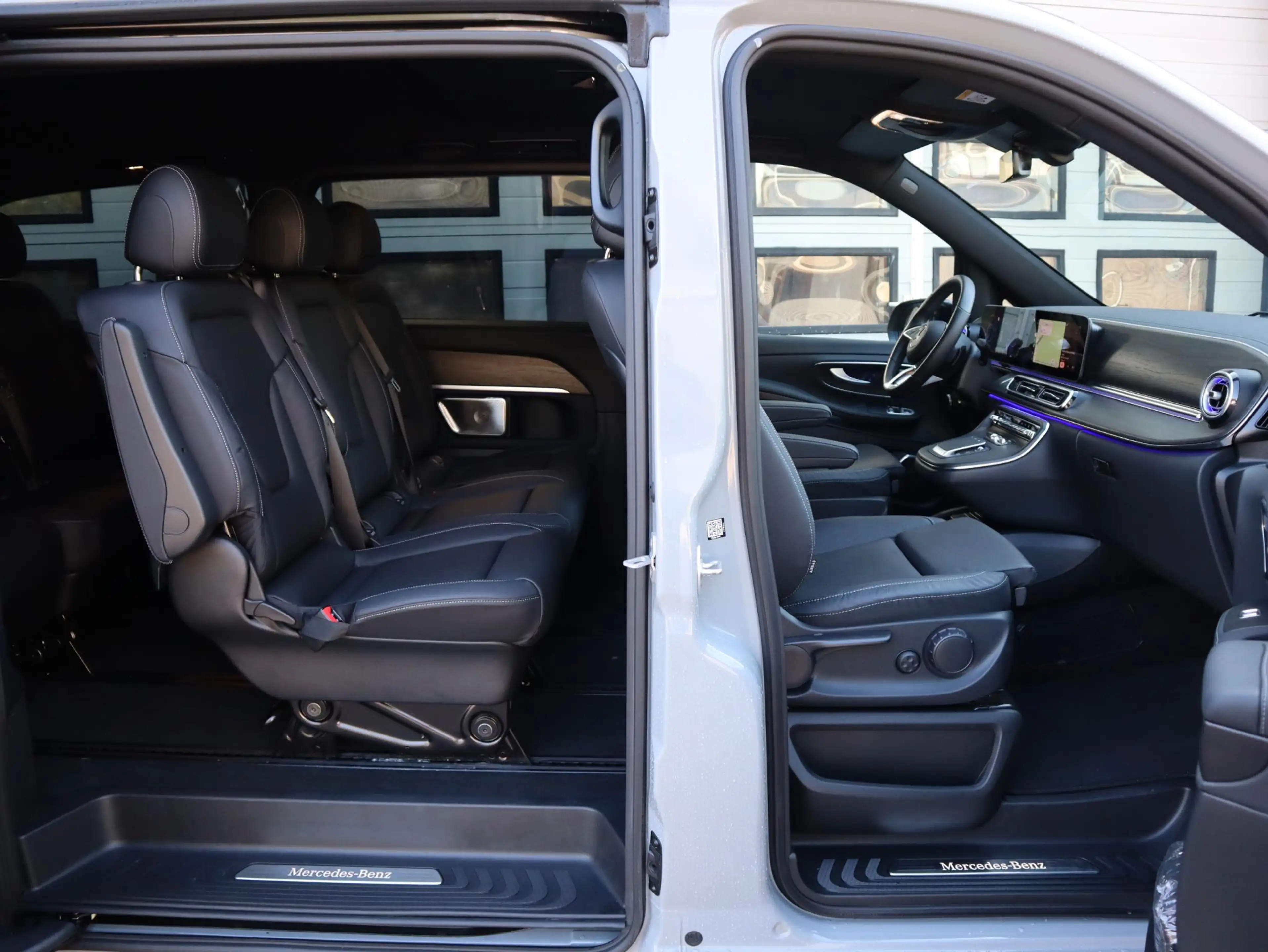 Mercedes-Benz EQV 300 L2 Avantgarde 90 kWh — photo 9