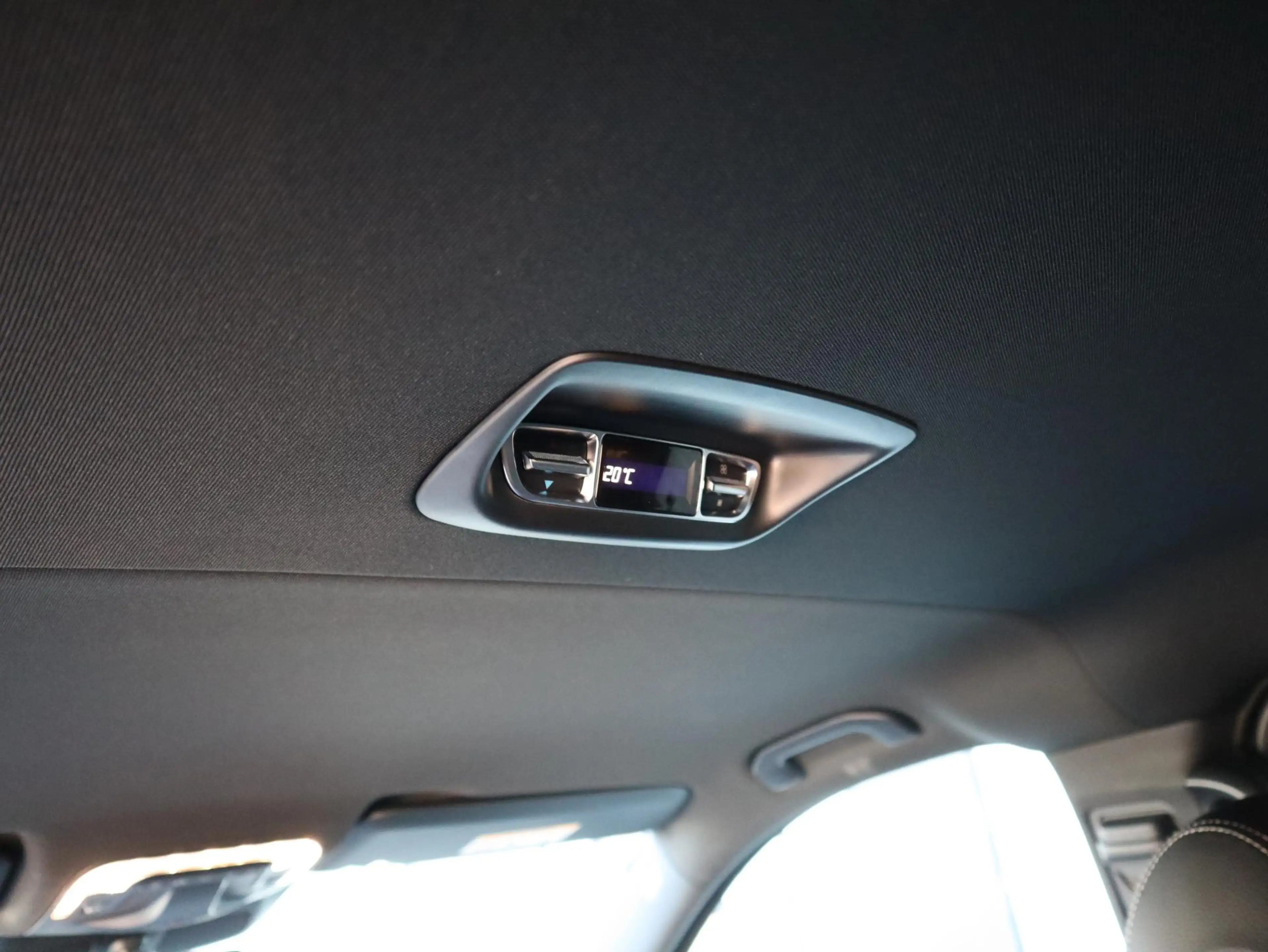 Mercedes-Benz EQV 300 L2 Avantgarde 90 kWh — photo 13