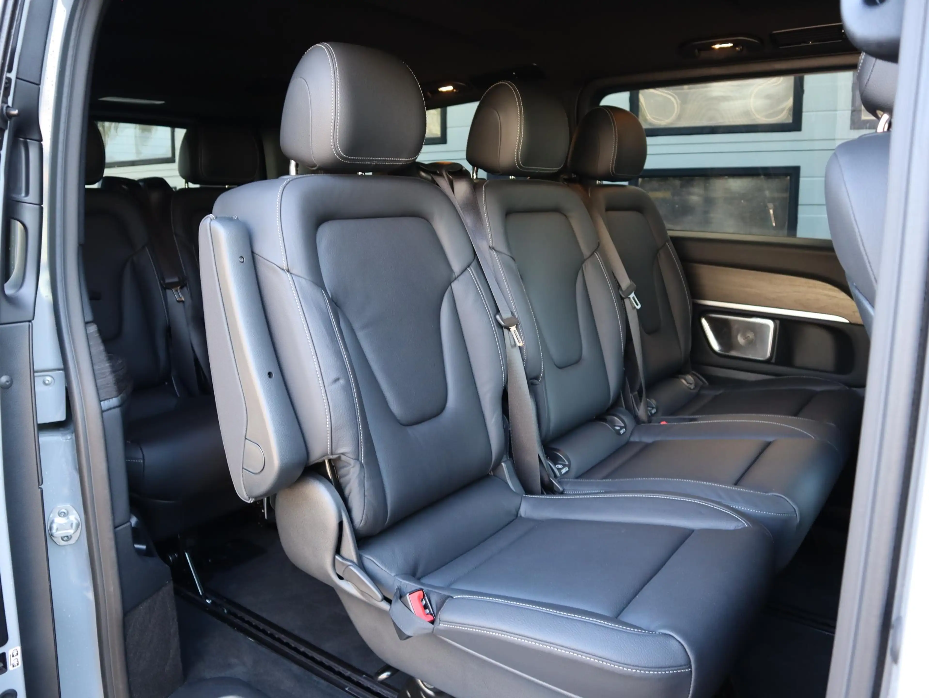 Mercedes-Benz EQV 300 L2 Avantgarde 90 kWh — photo 11