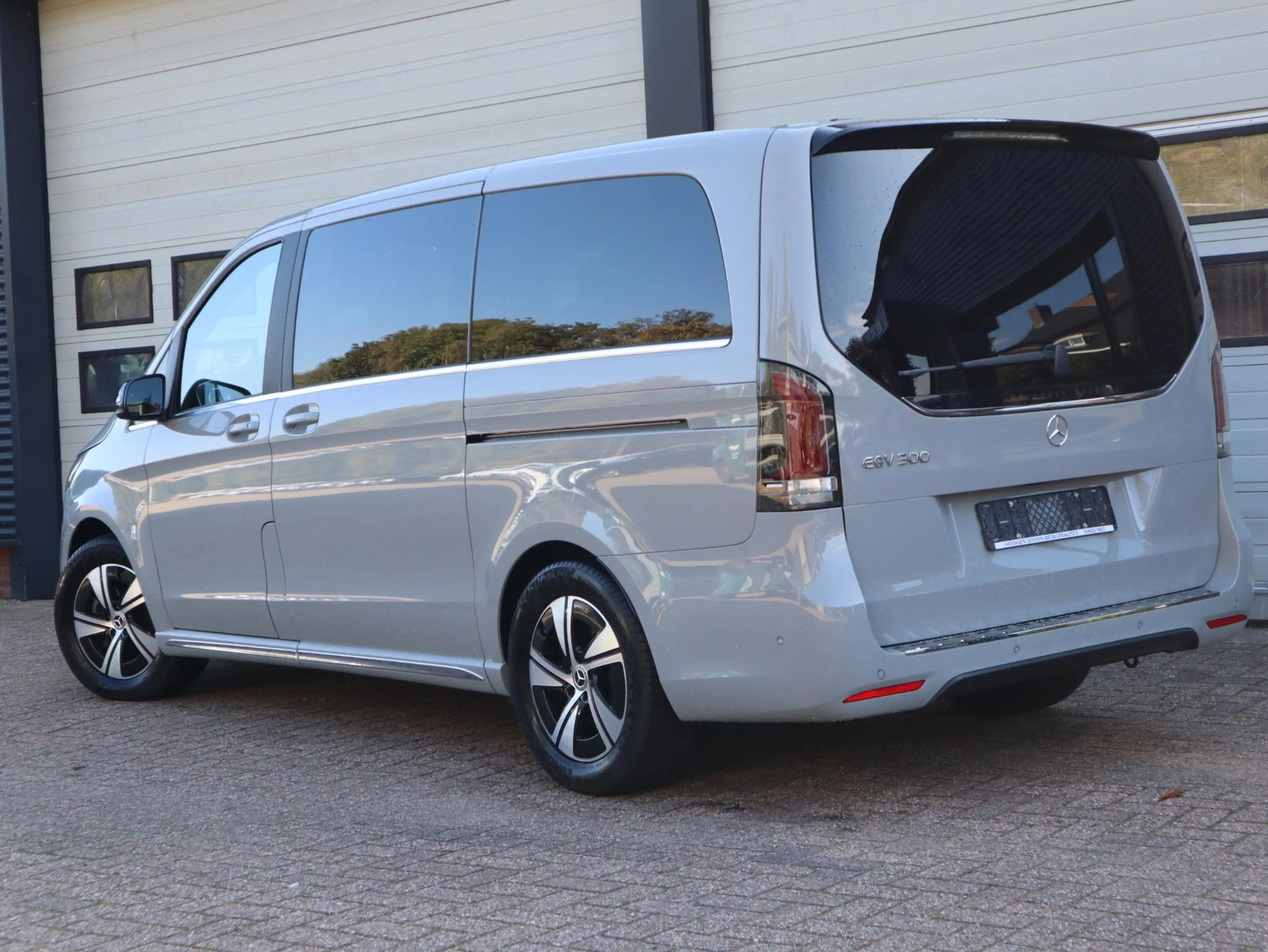 Mercedes-Benz EQV 300 L2 Avantgarde 90 kWh — photo 4