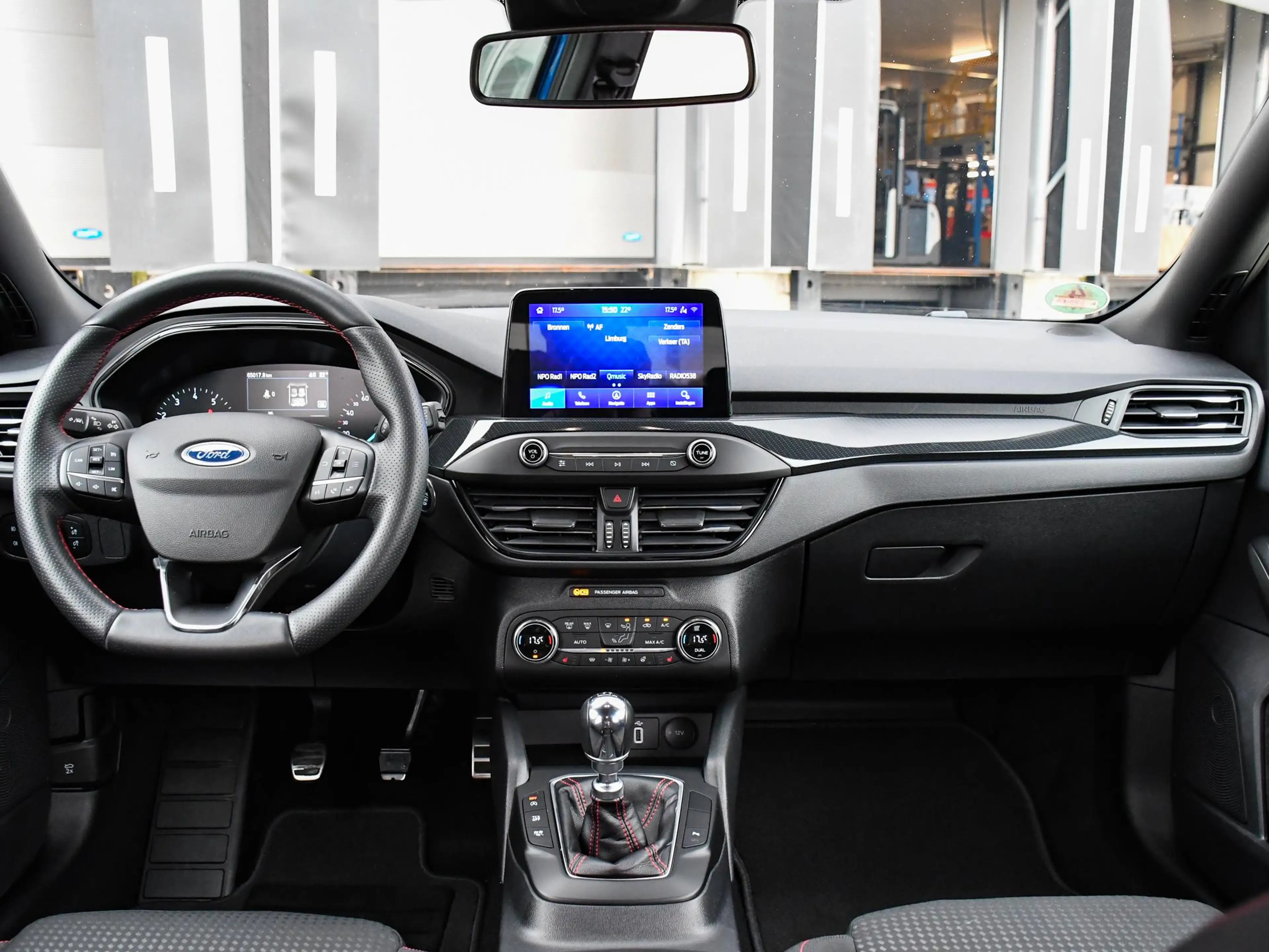 Ford Focus Wagon ST Line Business 1.0 EcoBoost Hybrid 125pk W — photo 13