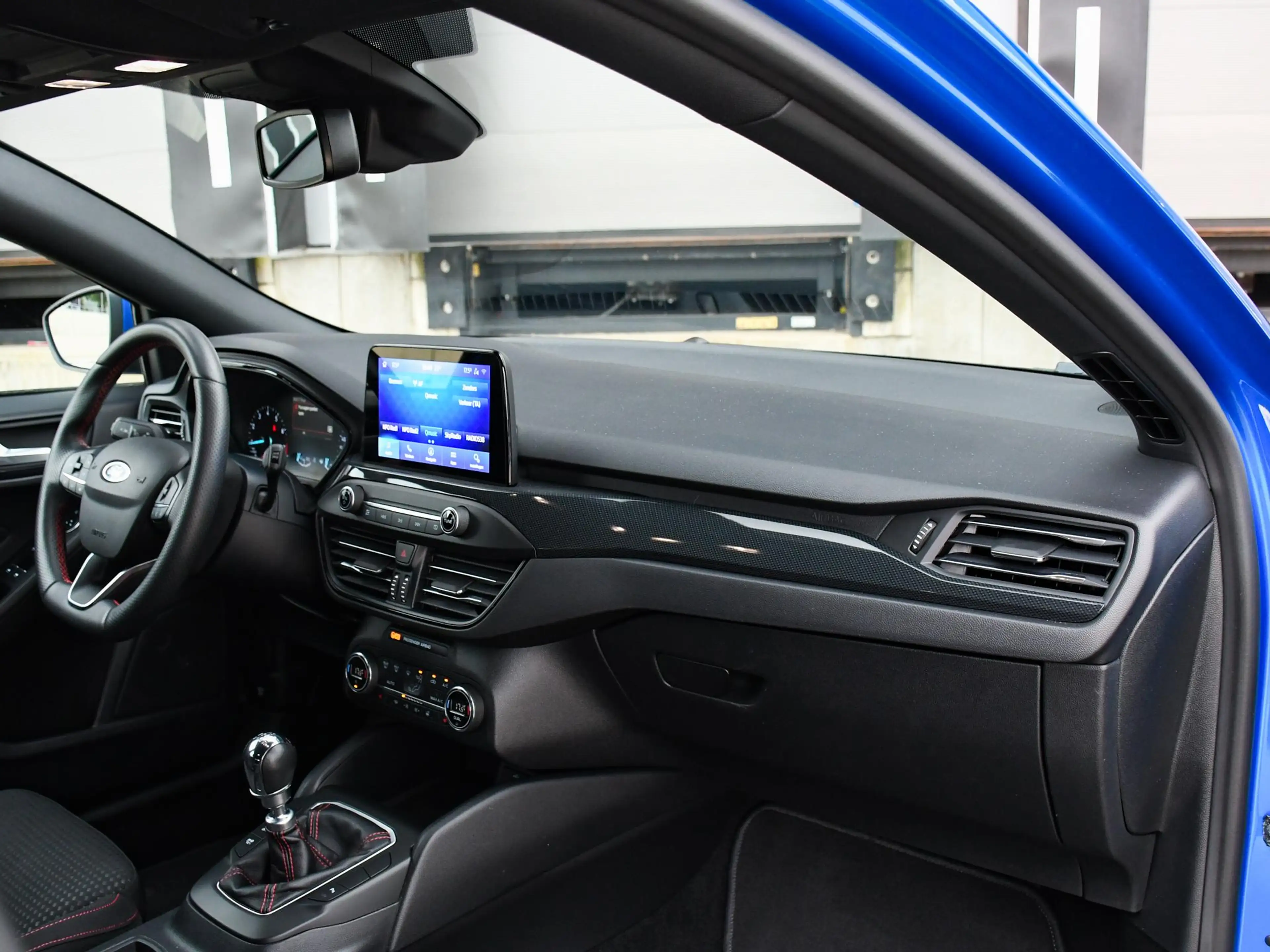 Ford Focus Wagon ST Line Business 1.0 EcoBoost Hybrid 125pk W — photo 9