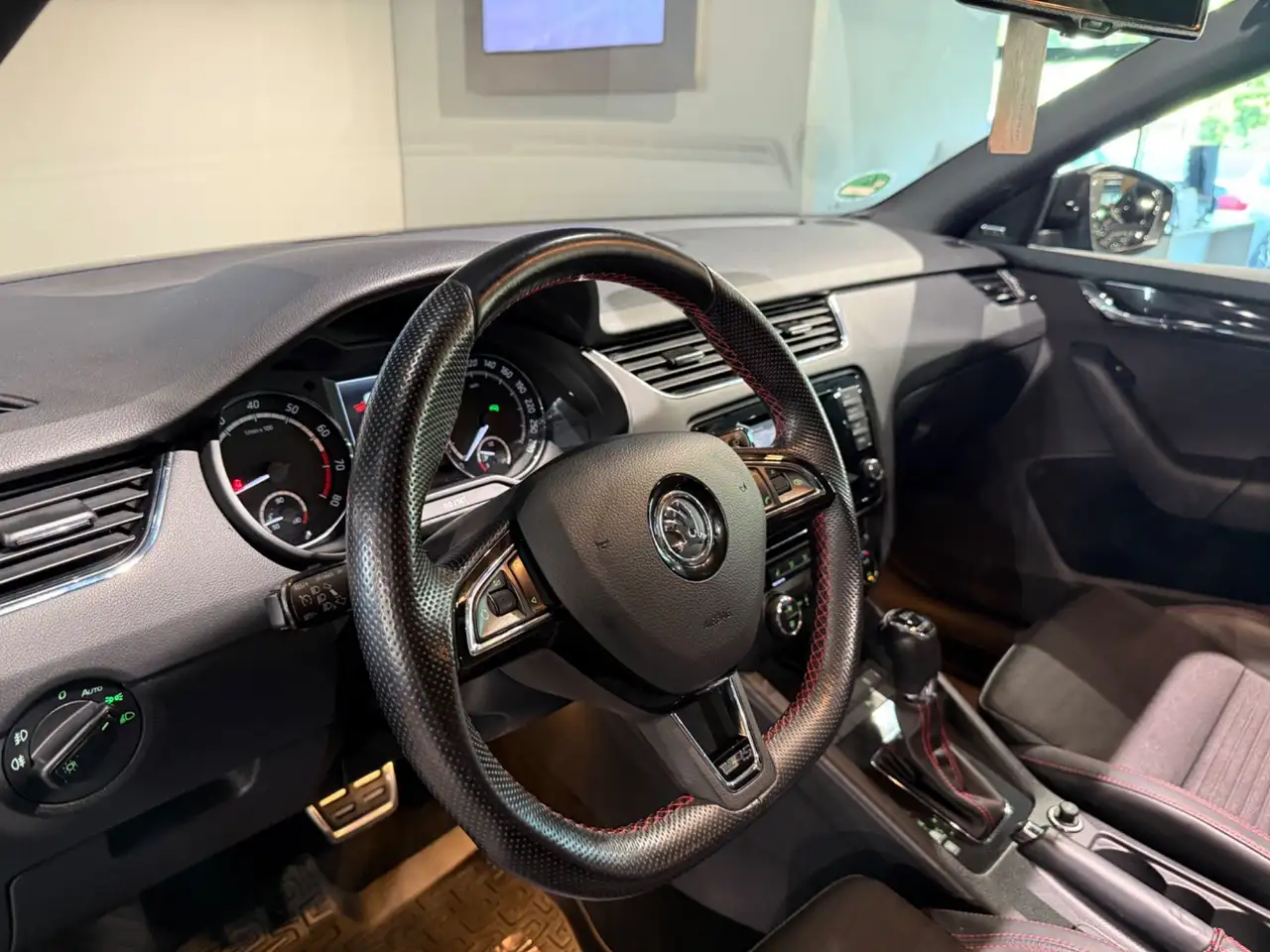 Skoda Octavia Combi RS 2,0 TSI DSG / PANO / LED / KAMERA Bild 18