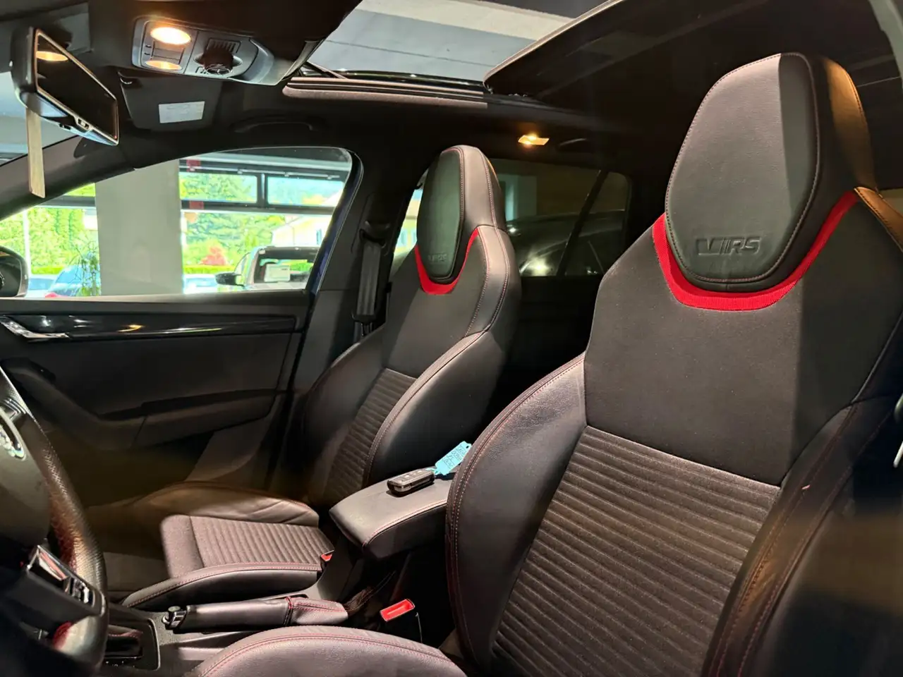Skoda Octavia Combi RS 2,0 TSI DSG / PANO / LED / KAMERA Bild 23
