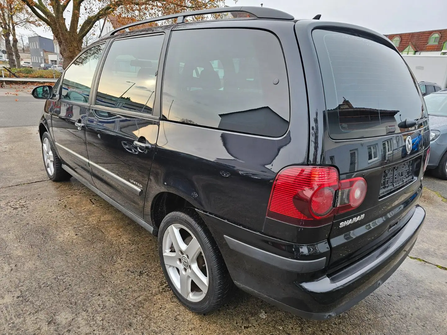Volkswagen Sharan United Highline 1. Hand Navi 7 Sitze Schwarz - 2