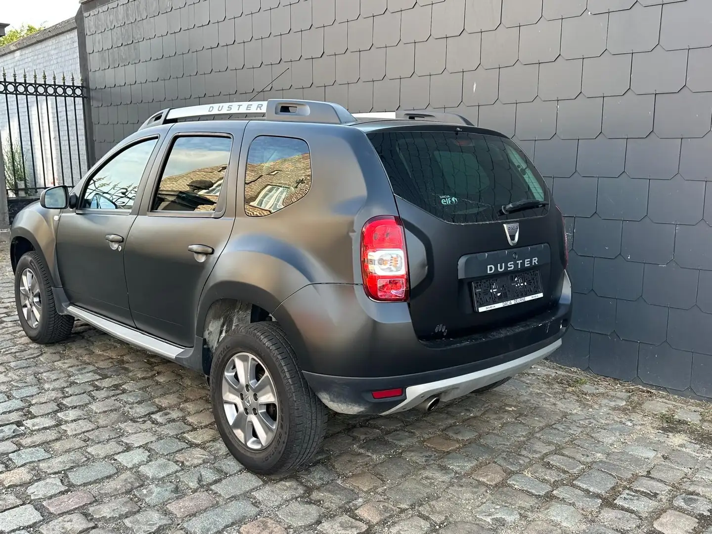 Dacia Duster Duster 1.6i  TVA/VAT UTILITAIRE/LICHTVRACHTWAGE Negro - 2