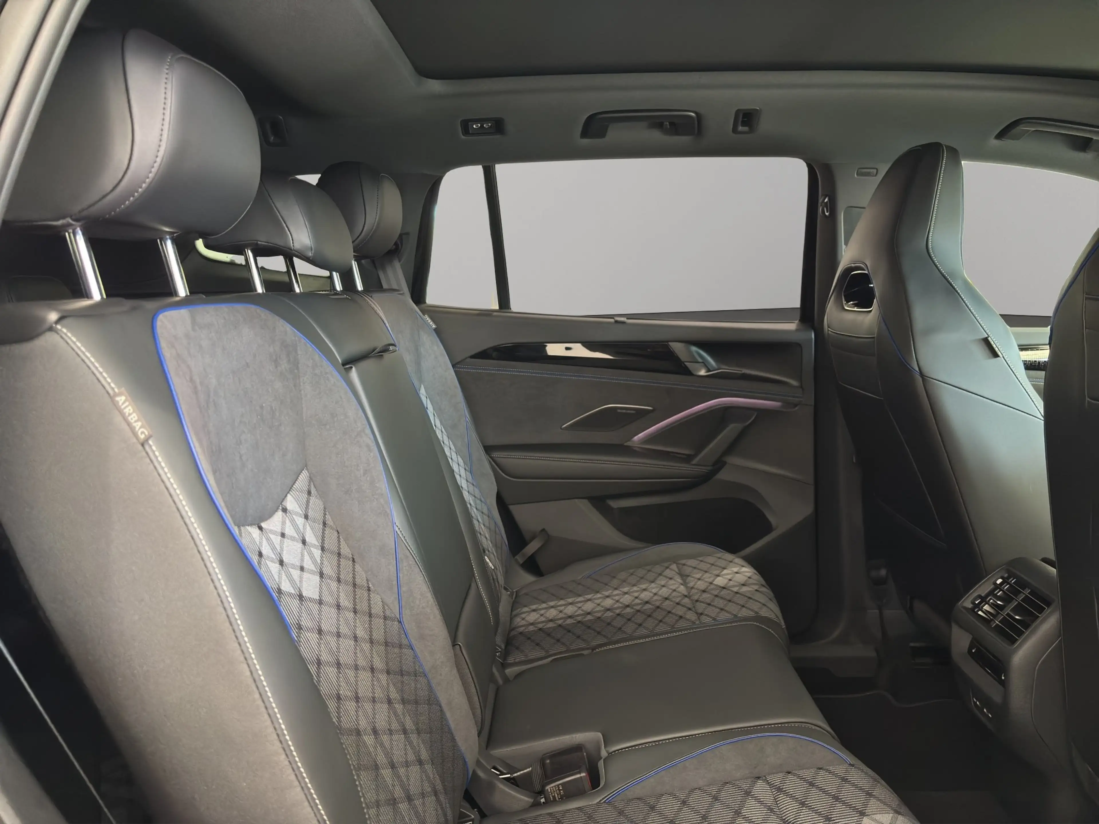Volkswagen Tayron R-Line (WR/AHK/BlackStyle) 2.0 l TSI 4MOTION 7-Gan — photo 8