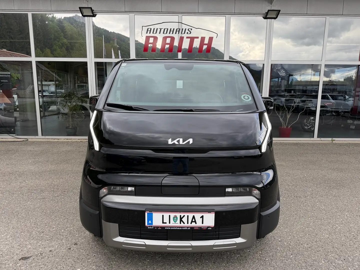 Kia PV5 Passenger PV5 71,2kWh Earth P1 u. P2 Long Range Schwarz - 2
