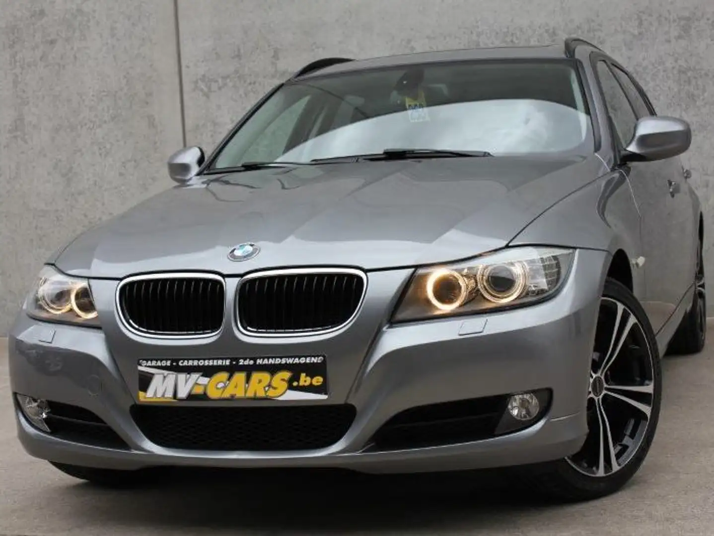 BMW 318 BMW 318i Touring/Xenon/Panodak.... Gris - 1