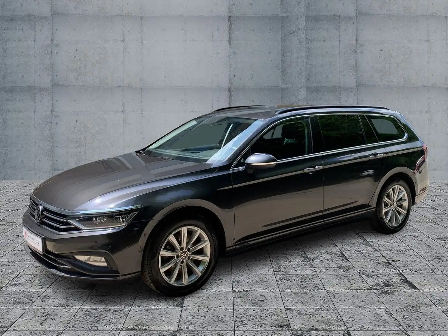 Volkswagen Passat Variant 2.0TDI DSG MATRIX+NAV+ACC+SHZ+RFK Grijs - 2