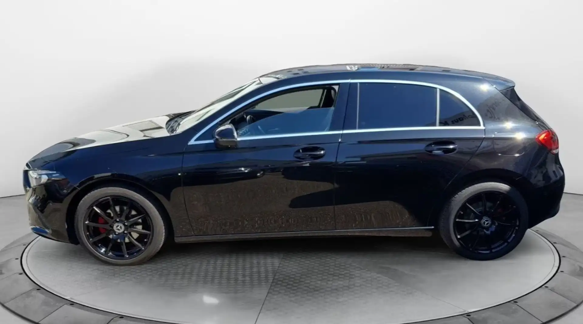 Mercedes-Benz A 180 A 180 d Sport - 2