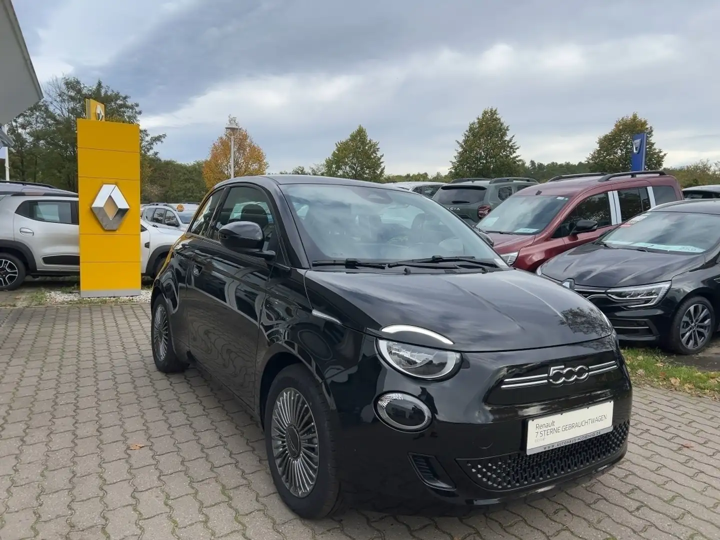 Fiat 500 Elektro Icon 118PS Navigation Klimaautomatik Zwart - 2