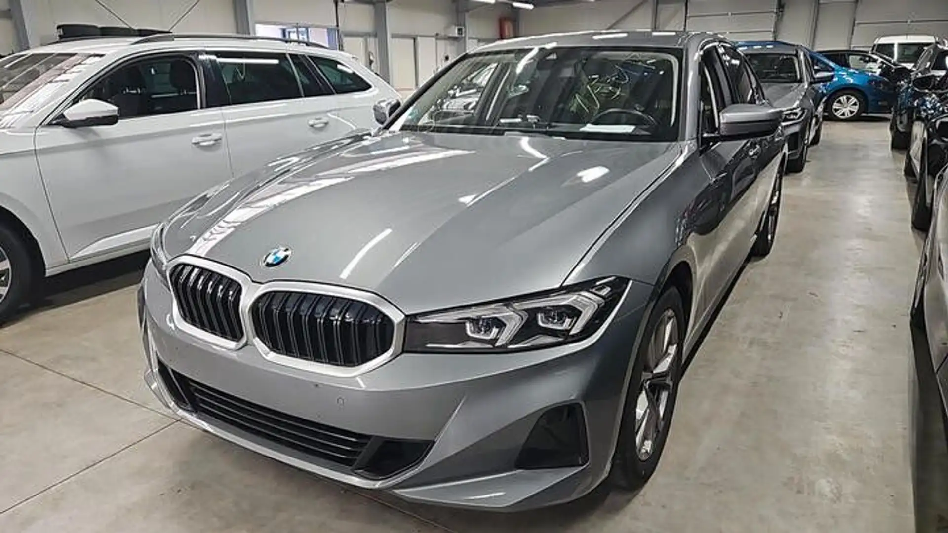 BMW 320 d xDRIVE (G20N) LIM. DRIVNGASSIST*CURVED*1.H Gris - 1