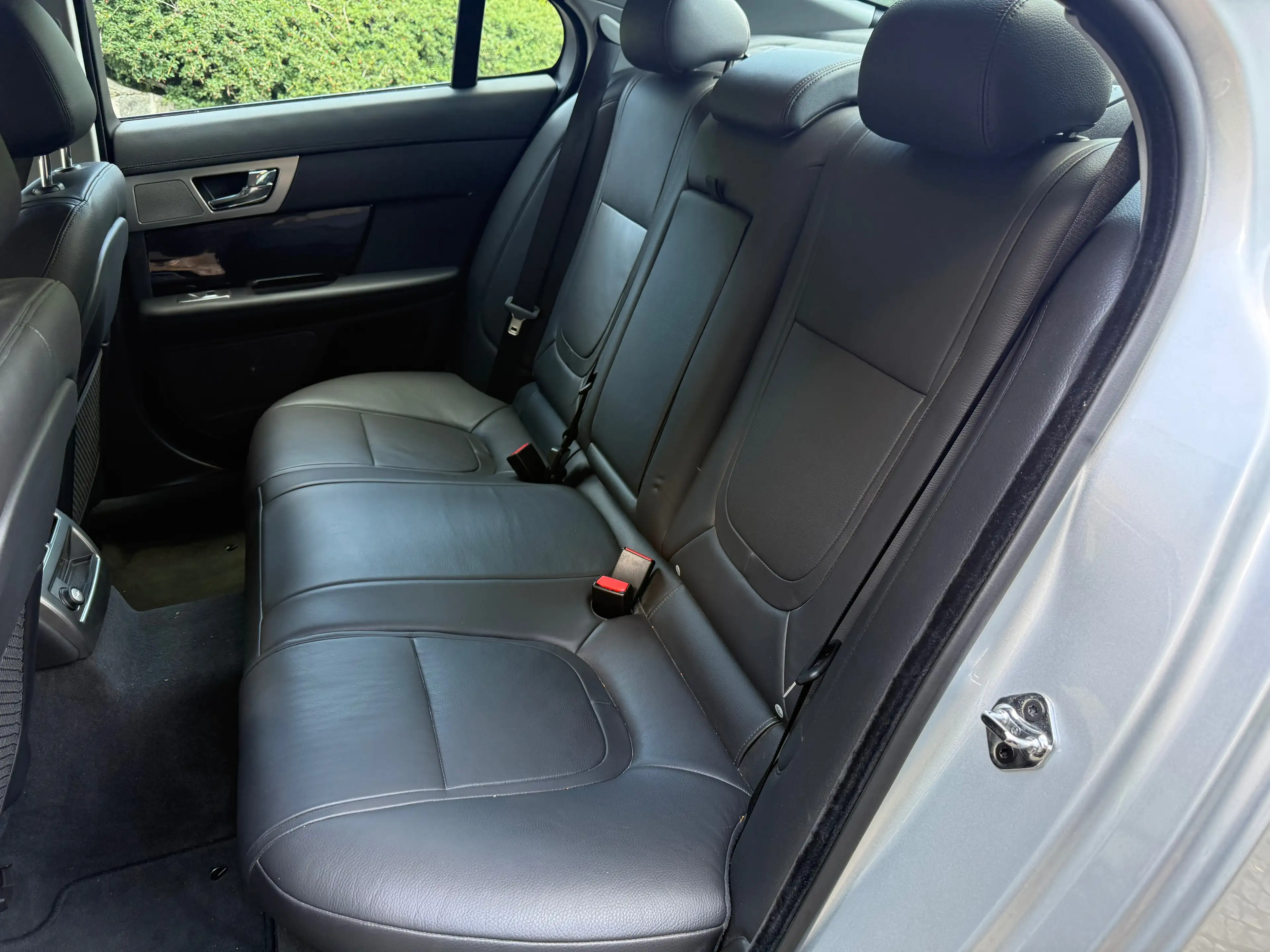 Jaguar XF XF 2.0i | 1 Owner | Full Jag Maintenance — photo 8