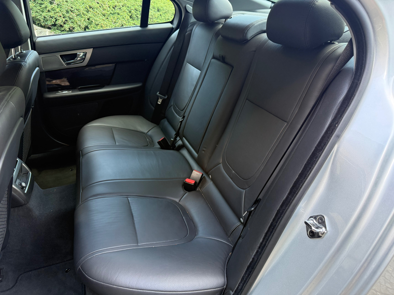 Jaguar XF XF 2.0i | 1 Owner | Full Jag Maintenance — photo 8