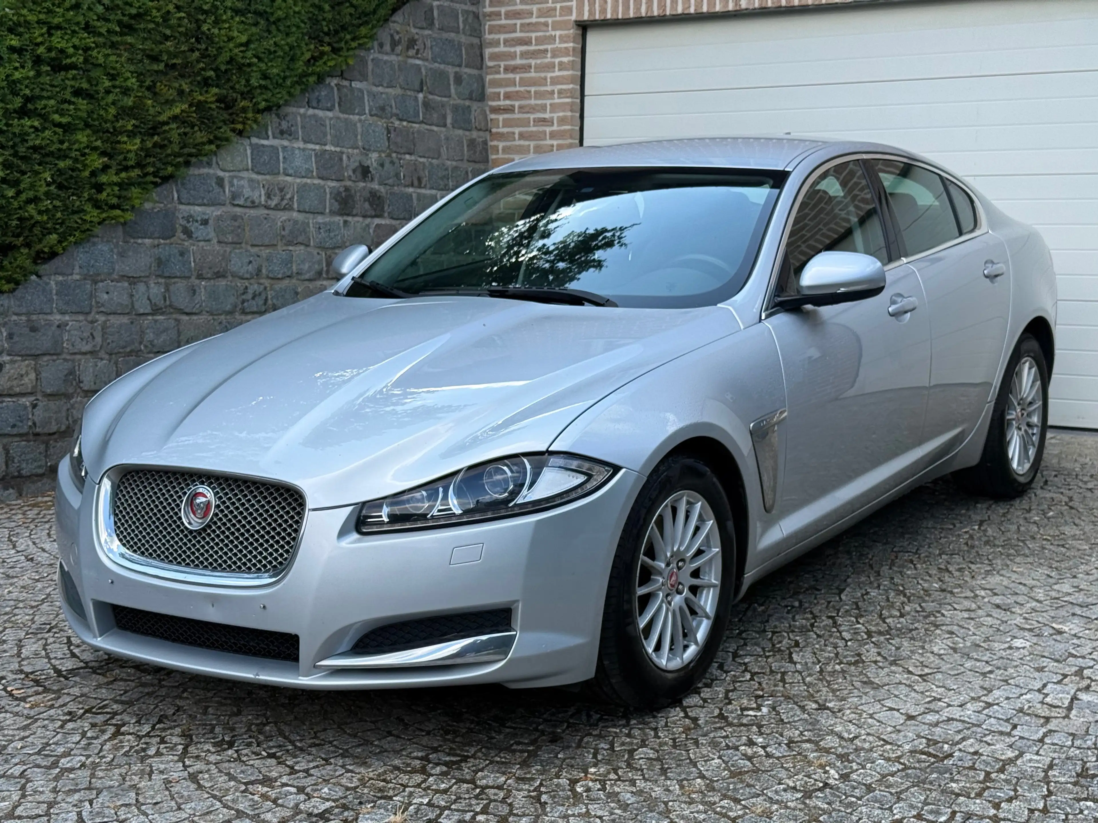 Jaguar XF XF 2.0i | 1 Owner | Full Jag Maintenance