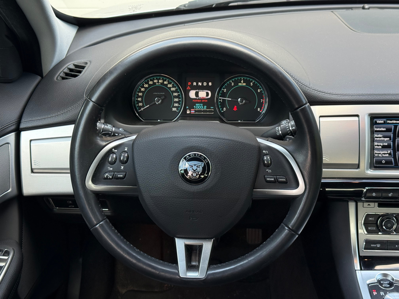 Jaguar XF XF 2.0i | 1 Owner | Full Jag Maintenance — photo 10