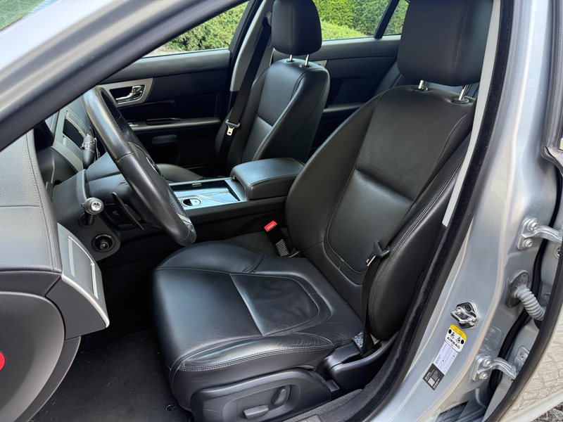 Jaguar XF XF 2.0i | 1 Owner | Full Jag Maintenance — photo 7