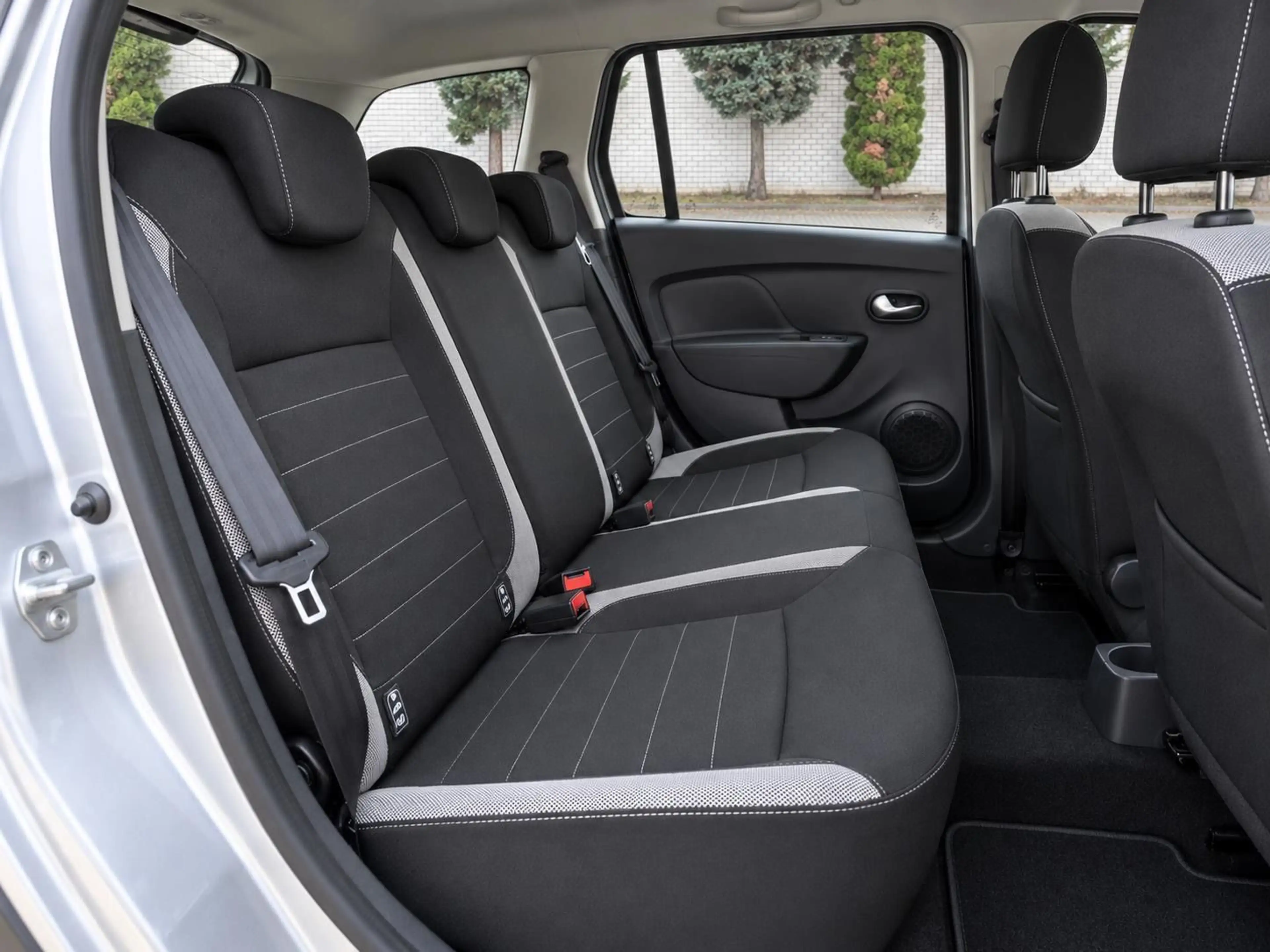 Dacia Logan MCV II Kombi TCe 90 Stepway / Kamera — photo 10