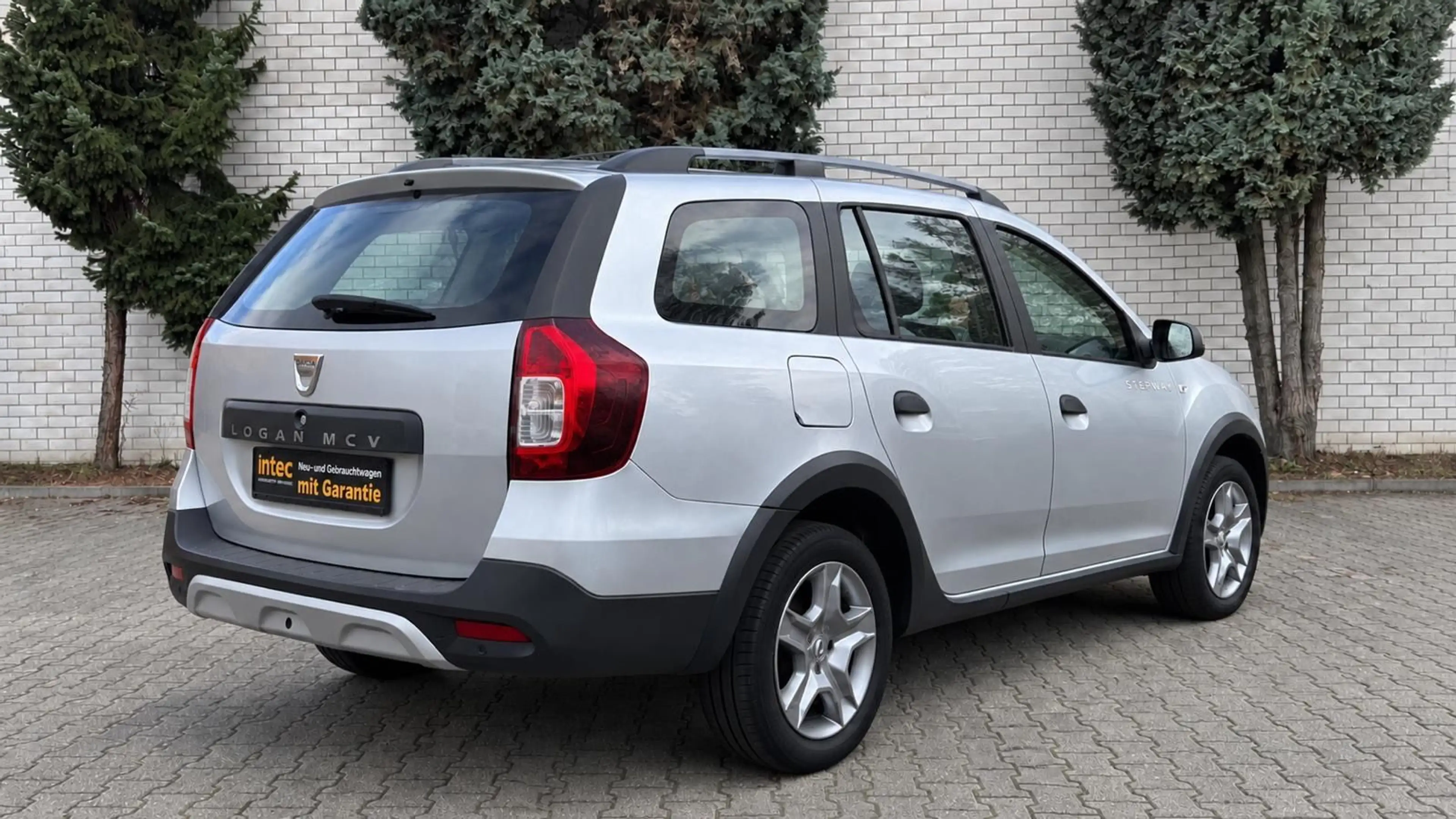 Dacia Logan MCV II Kombi TCe 90 Stepway / Kamera — photo 4