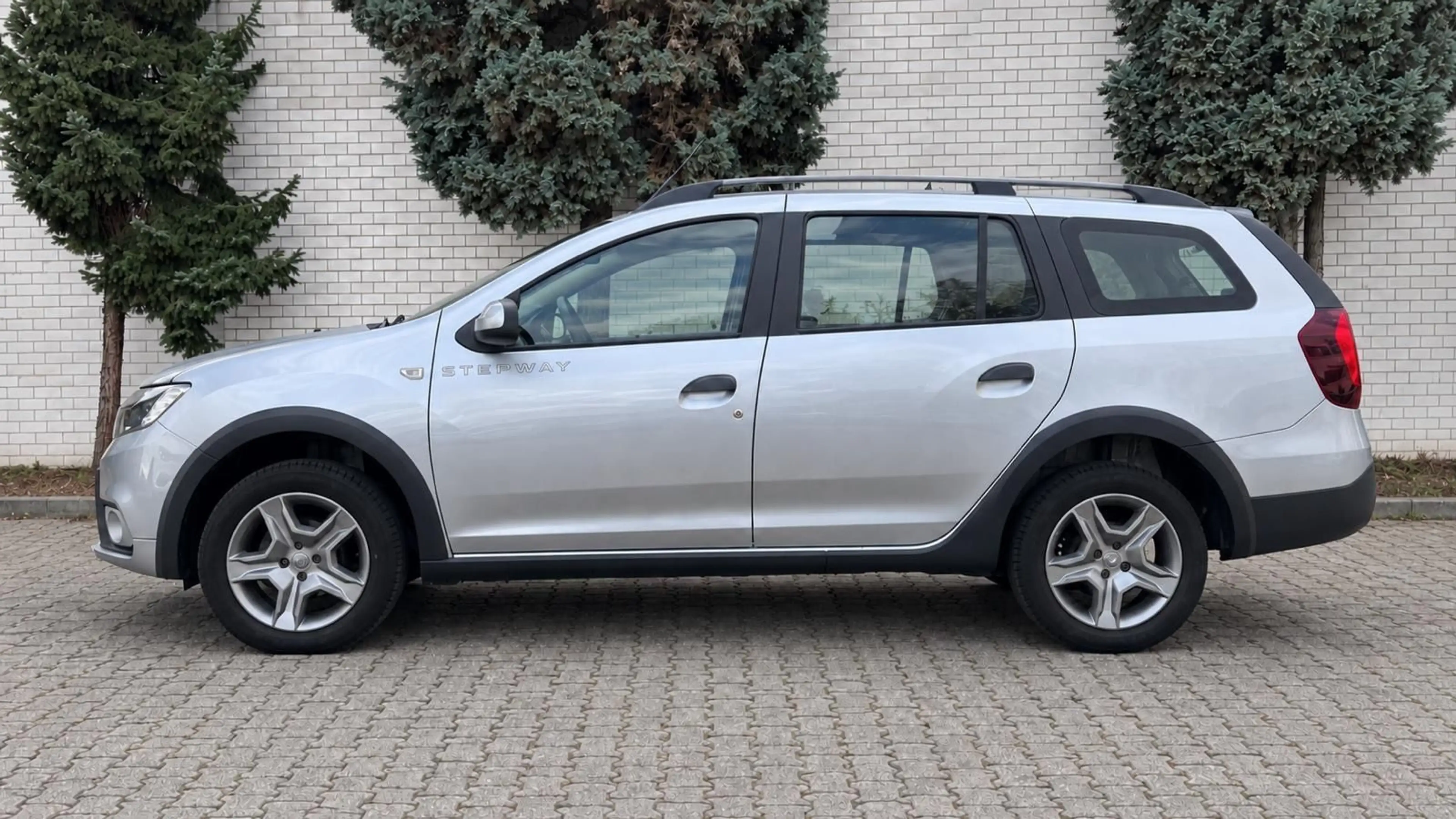 Dacia Logan MCV II Kombi TCe 90 Stepway / Kamera — photo 8