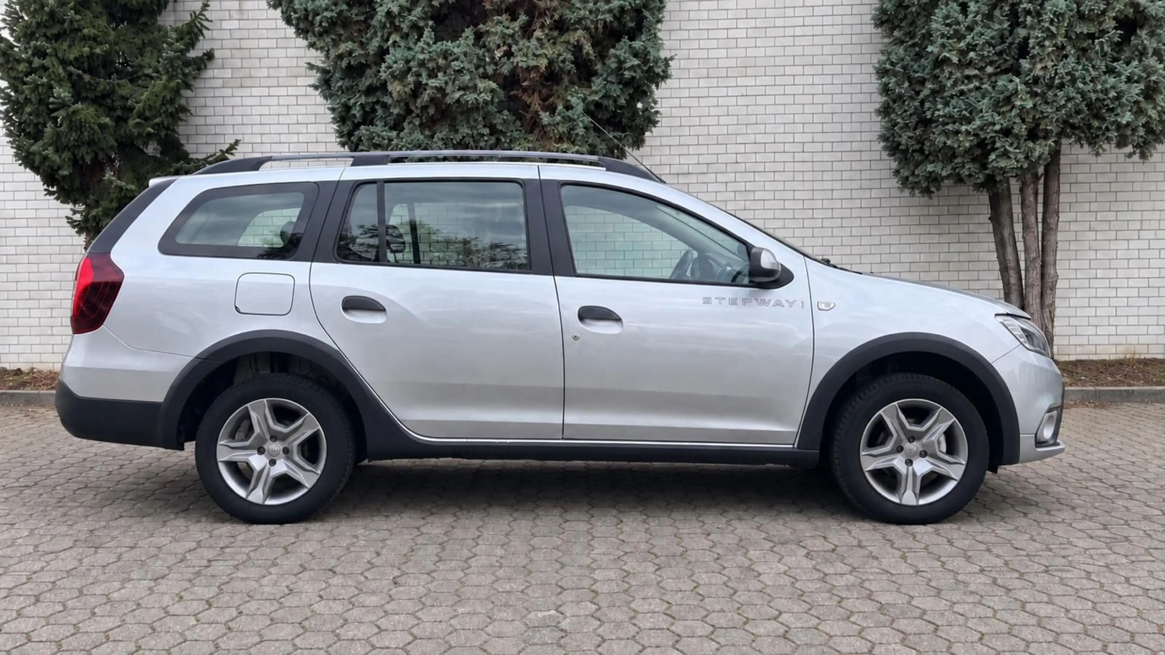 Dacia Logan MCV II Kombi TCe 90 Stepway / Kamera — photo 5