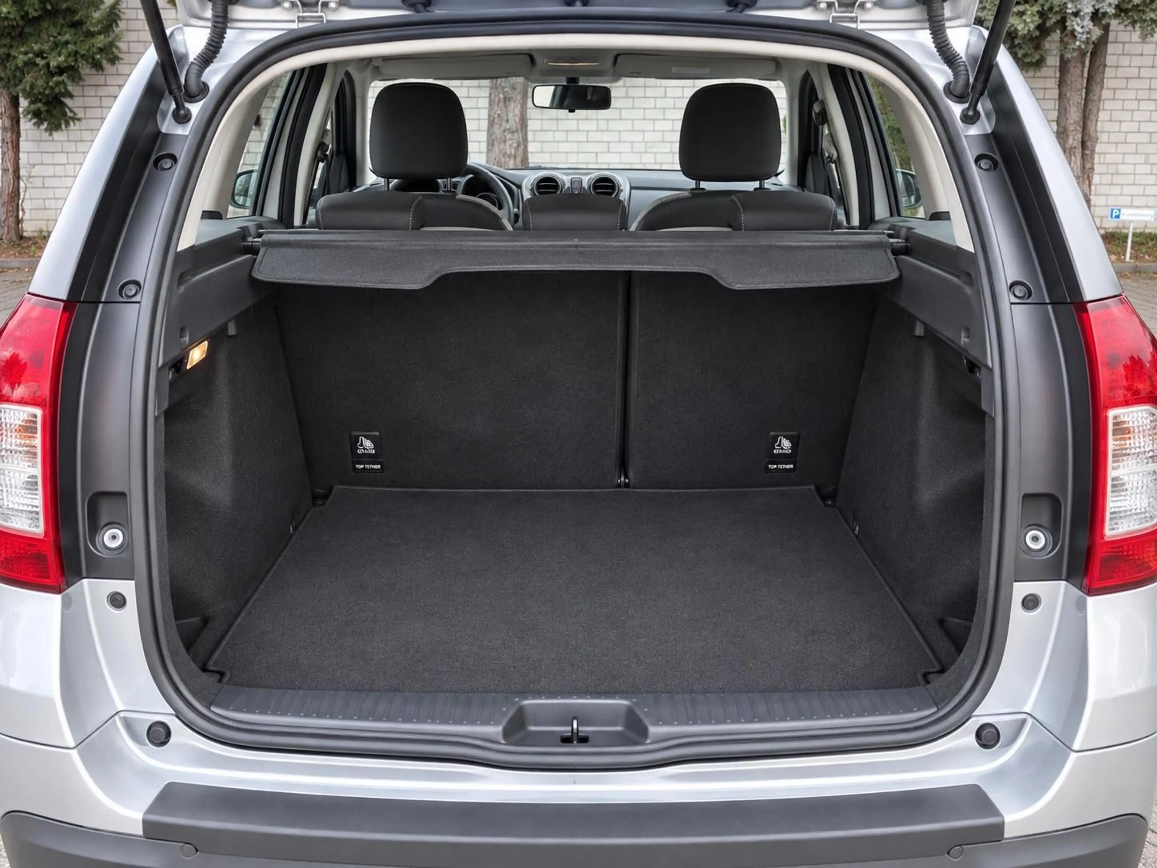 Dacia Logan MCV II Kombi TCe 90 Stepway / Kamera — photo 11
