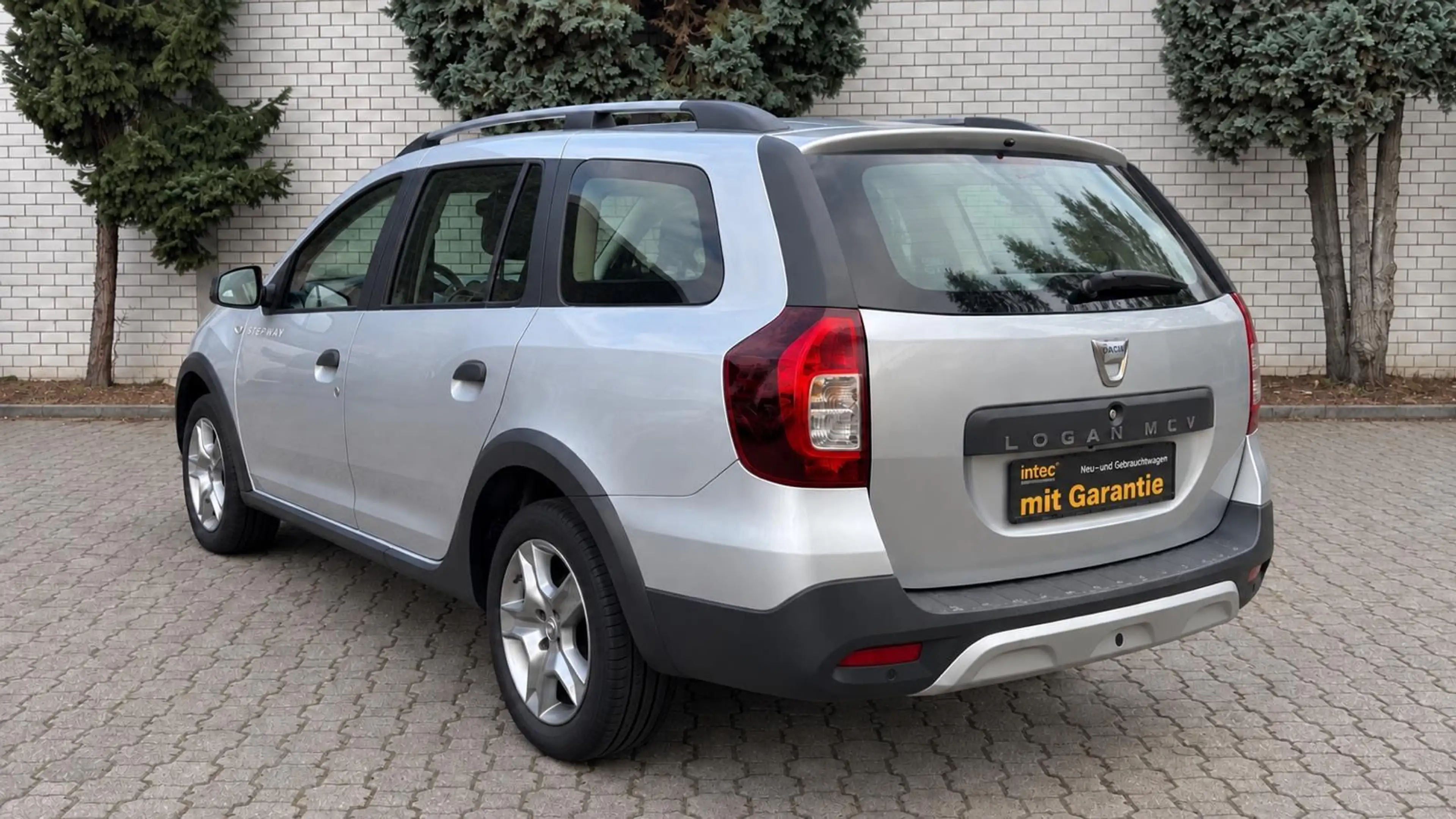 Dacia Logan MCV II Kombi TCe 90 Stepway / Kamera — photo 3