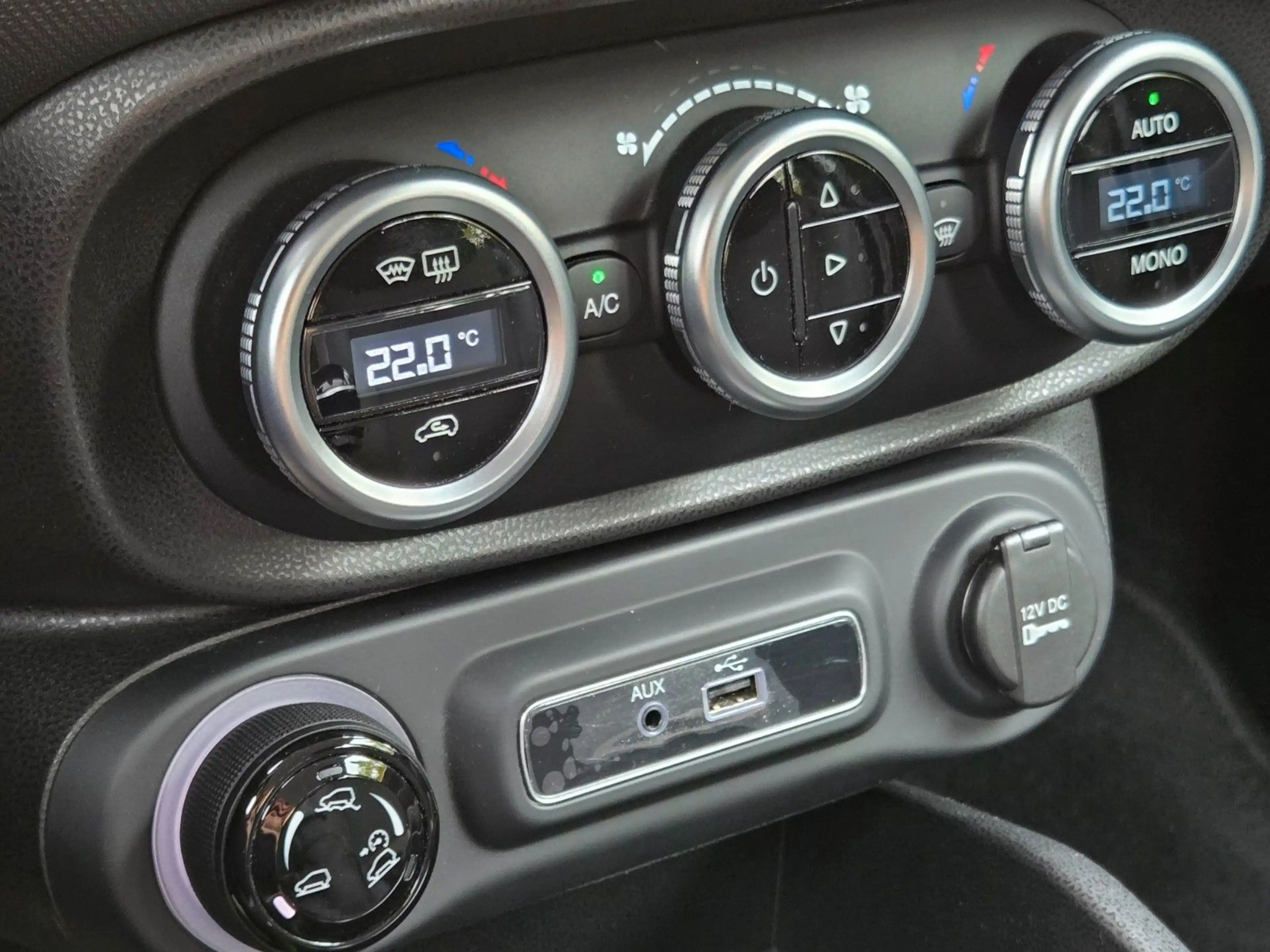 Fiat 500L Cross 1.4 16V T-Jet Rockstar +NAVI+KAMERA+ — photo 25