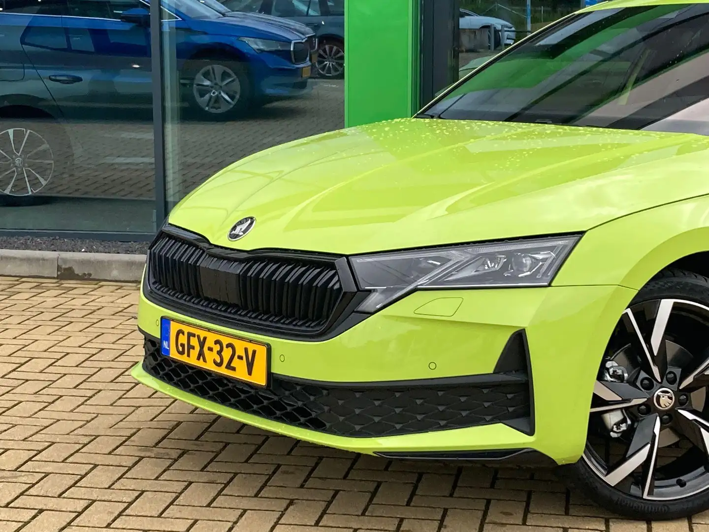 Skoda Octavia Combi 1.5 TSI MHEV Sportline Business 19" | Pano | Groen - 2