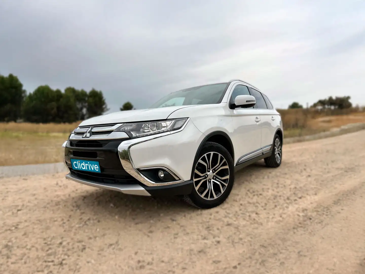 Mitsubishi Outlander 200 MPI Motion 2WD 5pl. CVT Blanco - 2