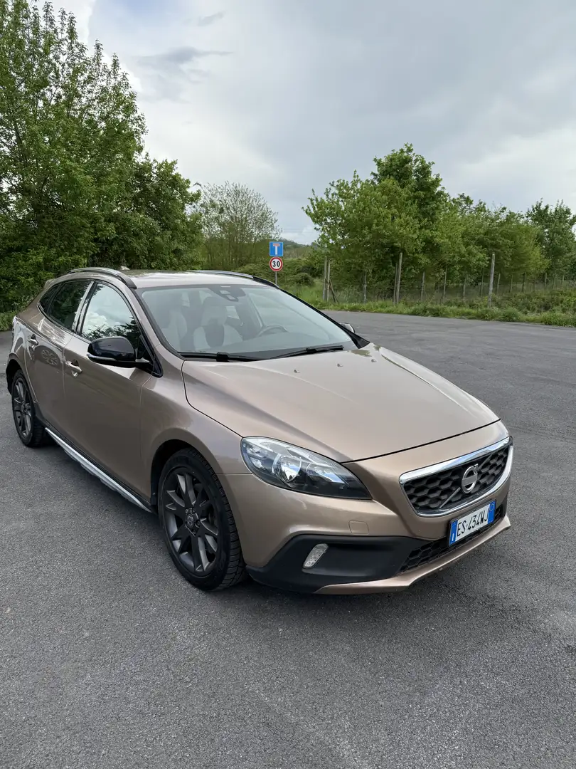 Volvo V40 Cross Country 2.0 d3 Momentum geartronic - 1