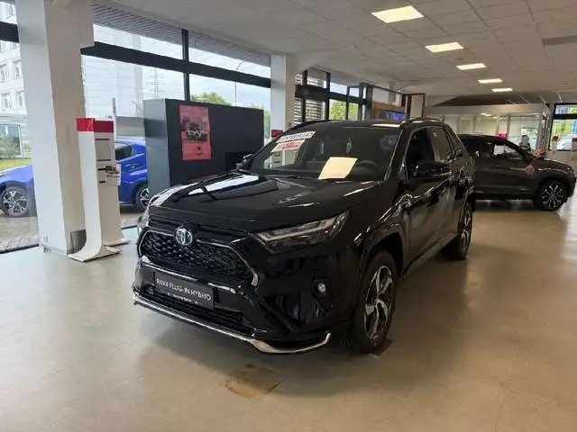 Toyota Plug-in Hybrid 4x4 Teamplayer