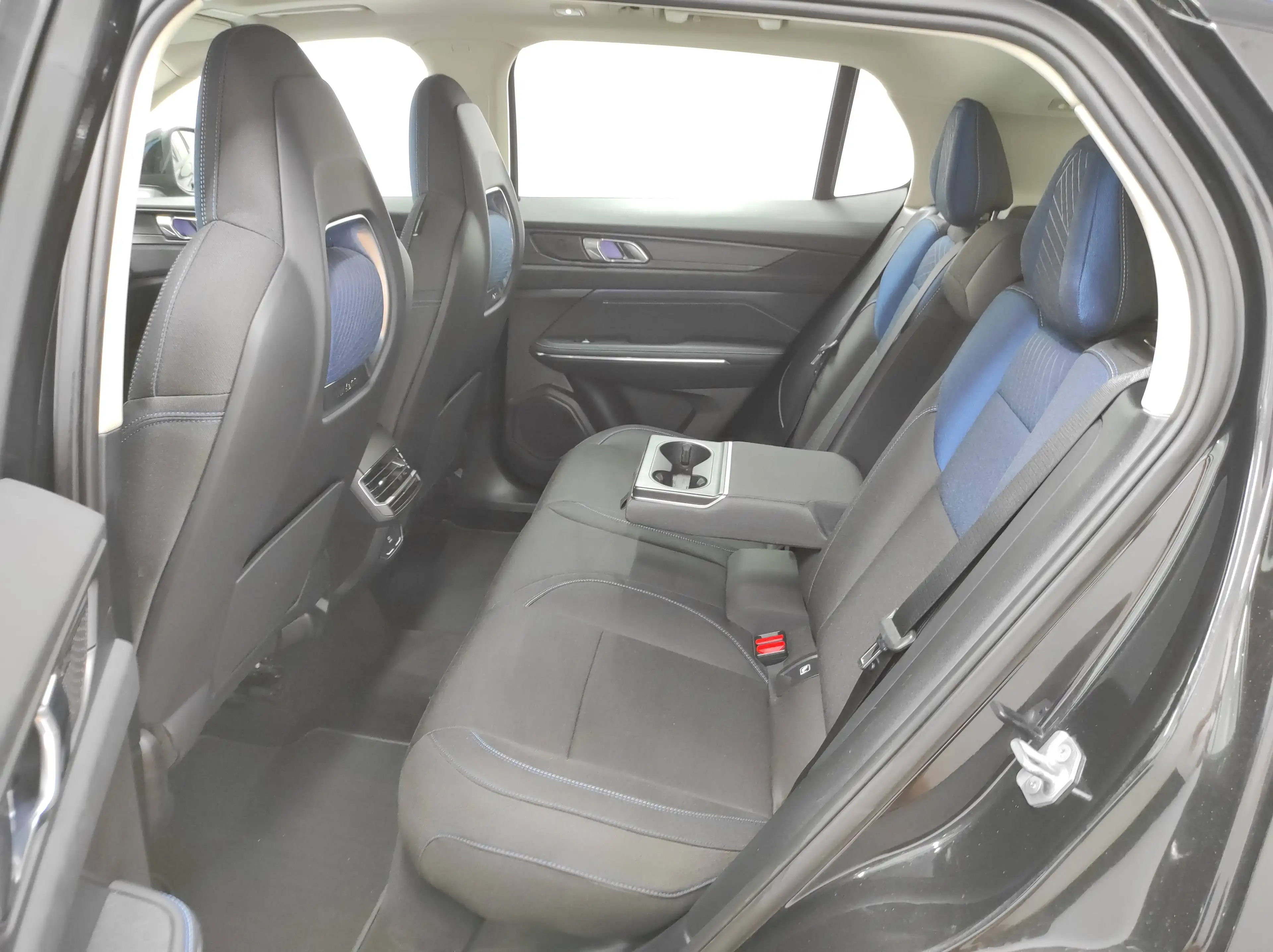 Lynk & Co 01 HEV HYBRID AUTOMATIK NAVI LED KLIMA KAMERA PANORAM — photo 11