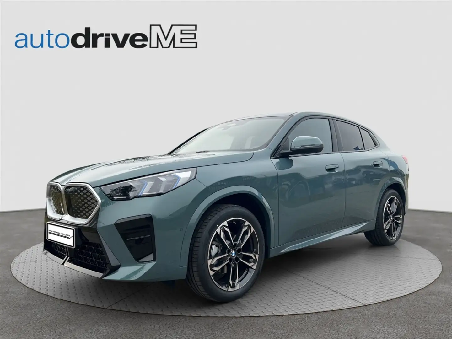 BMW iX2 eDrive 20 M-Sport Grün - 2