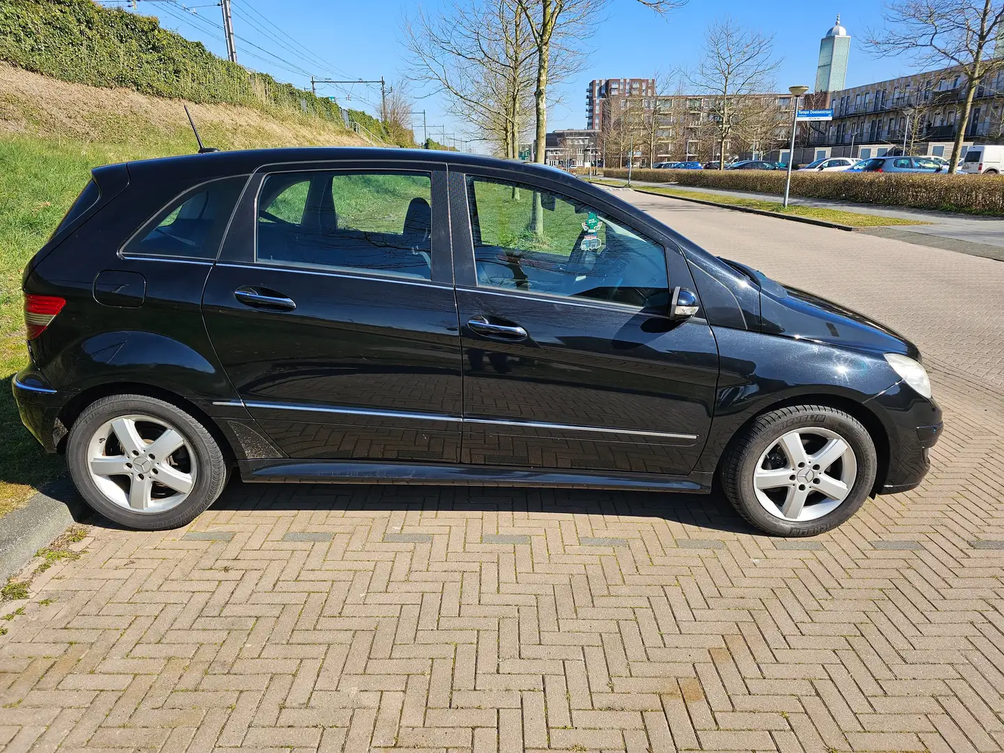 Mercedes-Benz B 200 B 200 Zwart - 2
