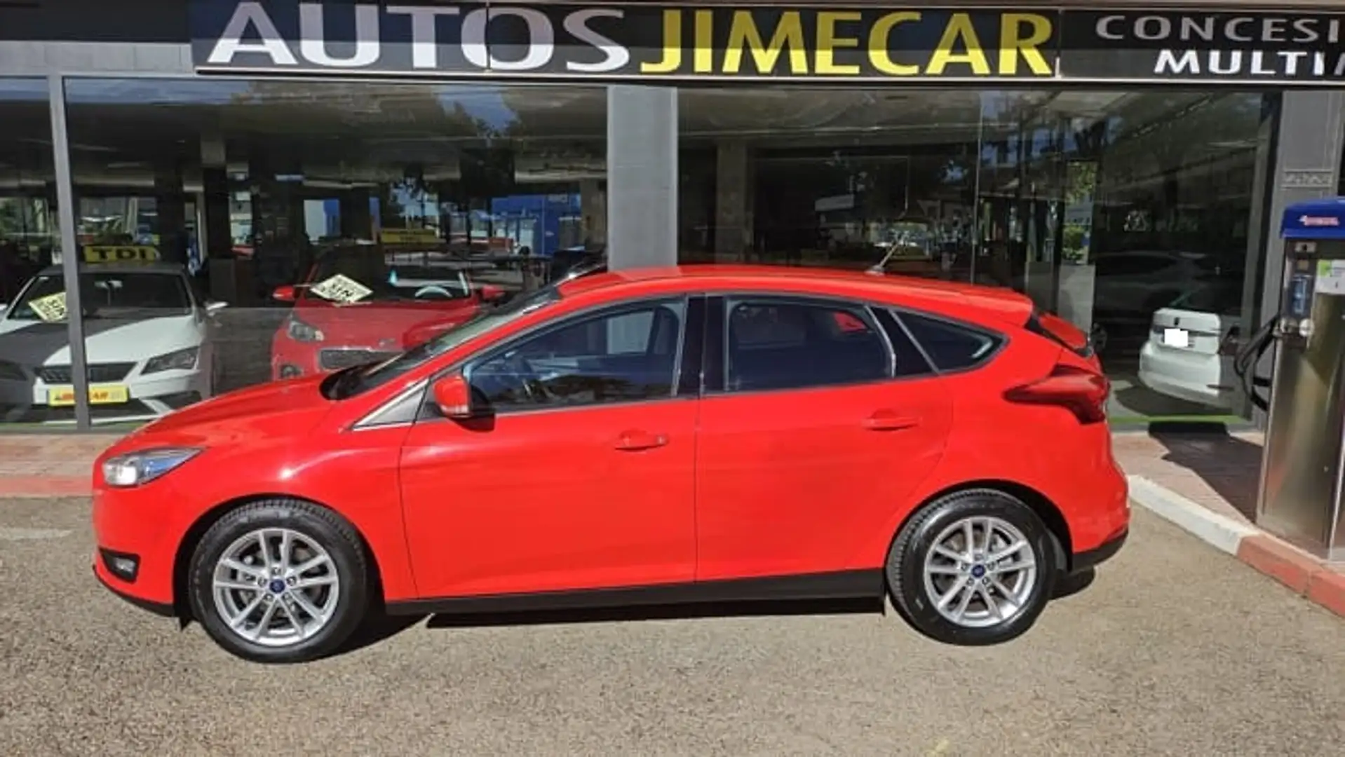 Ford Focus 1.5TDCi Titanium 120 Rojo - 2