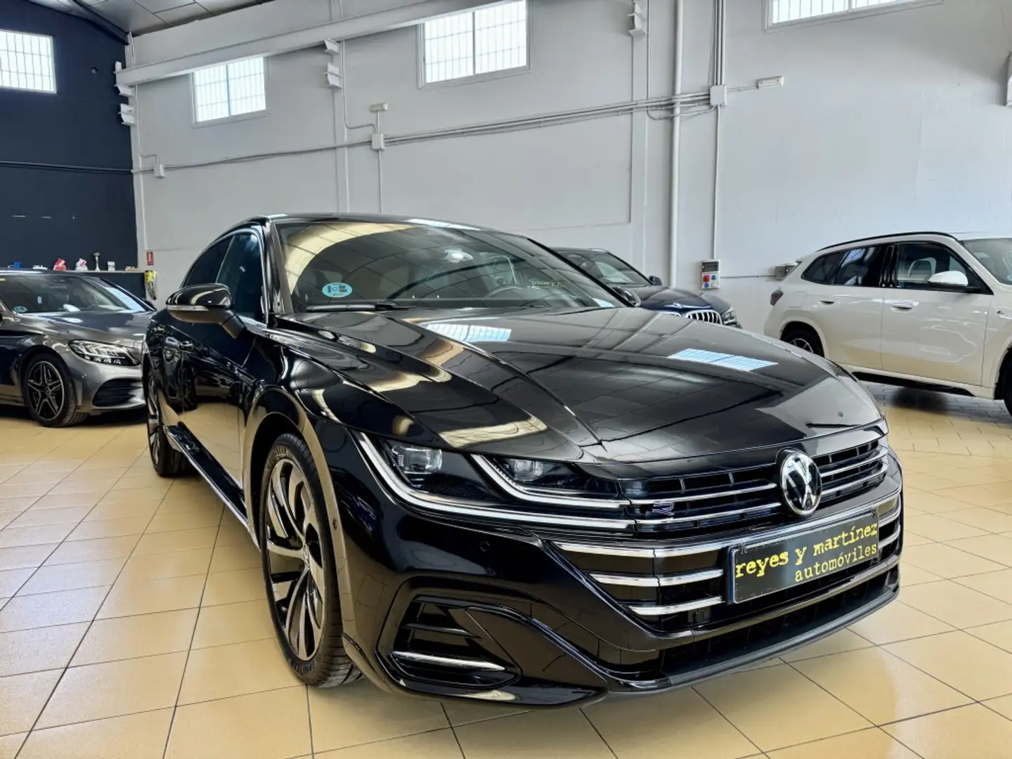 Volkswagen Arteon Shooting Brake 2.0TDI R-Line DSG7 110kW Negro - 2
