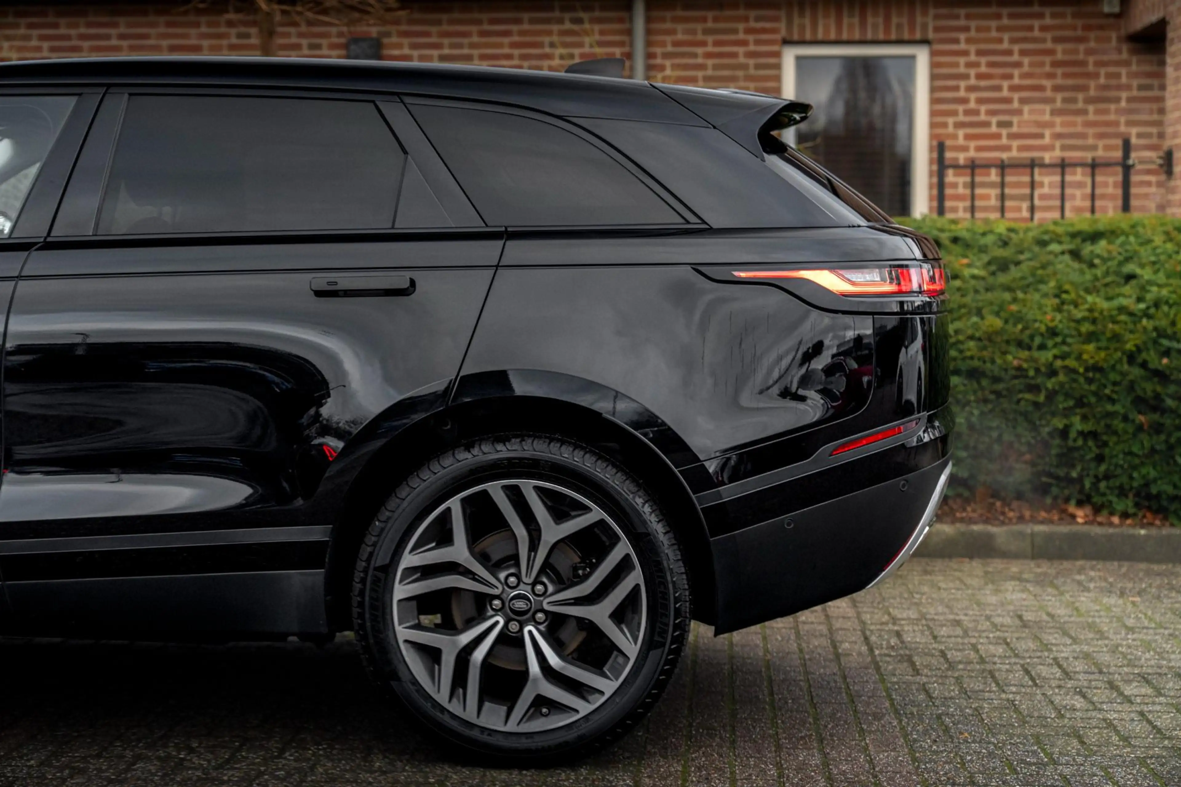 Land Rover Range Rover Velar 2.0 Turbo 250 PK 1e eigenaar AWD R-Dynamic Keyless — photo 11