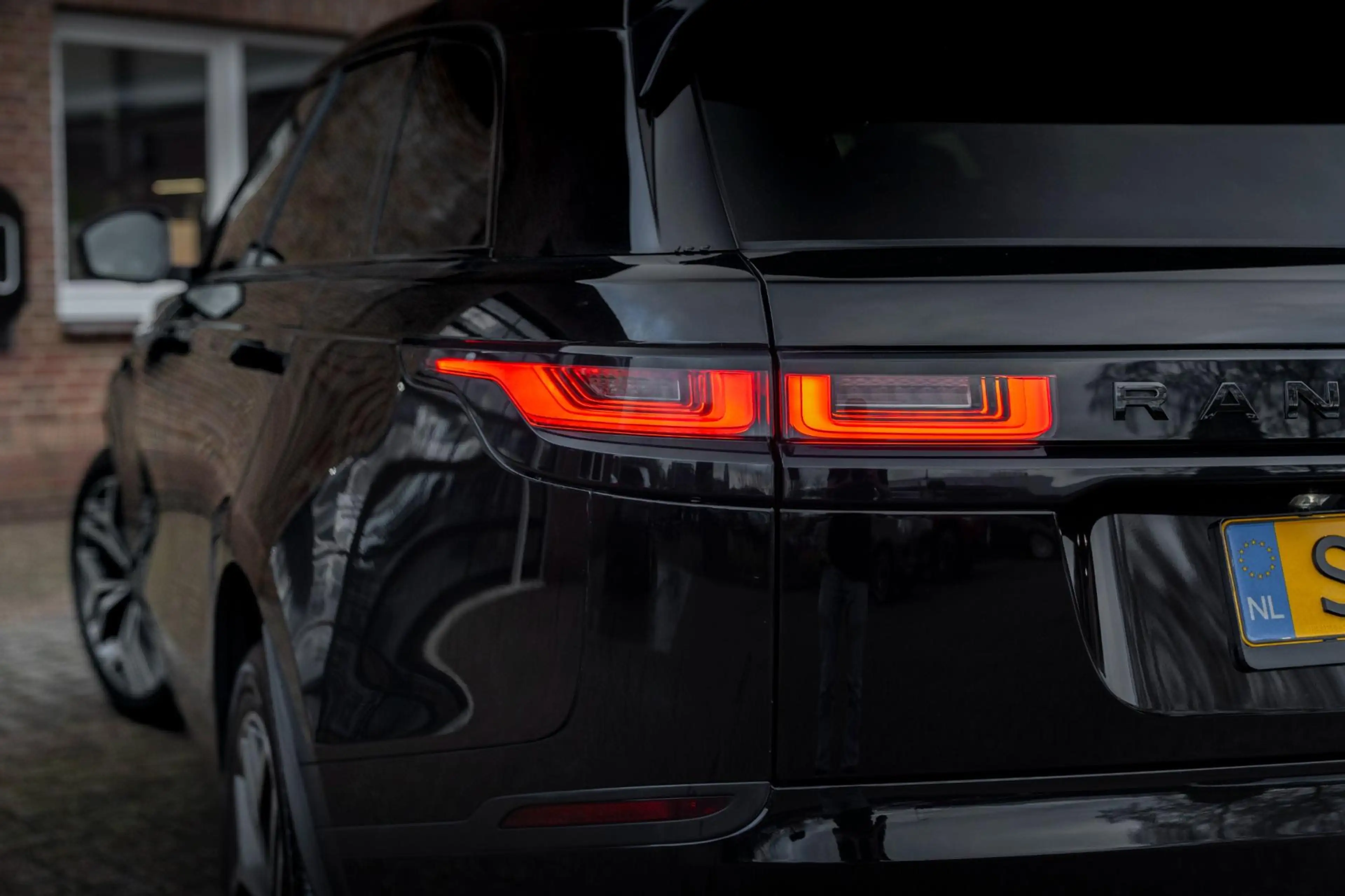 Land Rover Range Rover Velar 2.0 Turbo 250 PK 1e eigenaar AWD R-Dynamic Keyless — photo 38